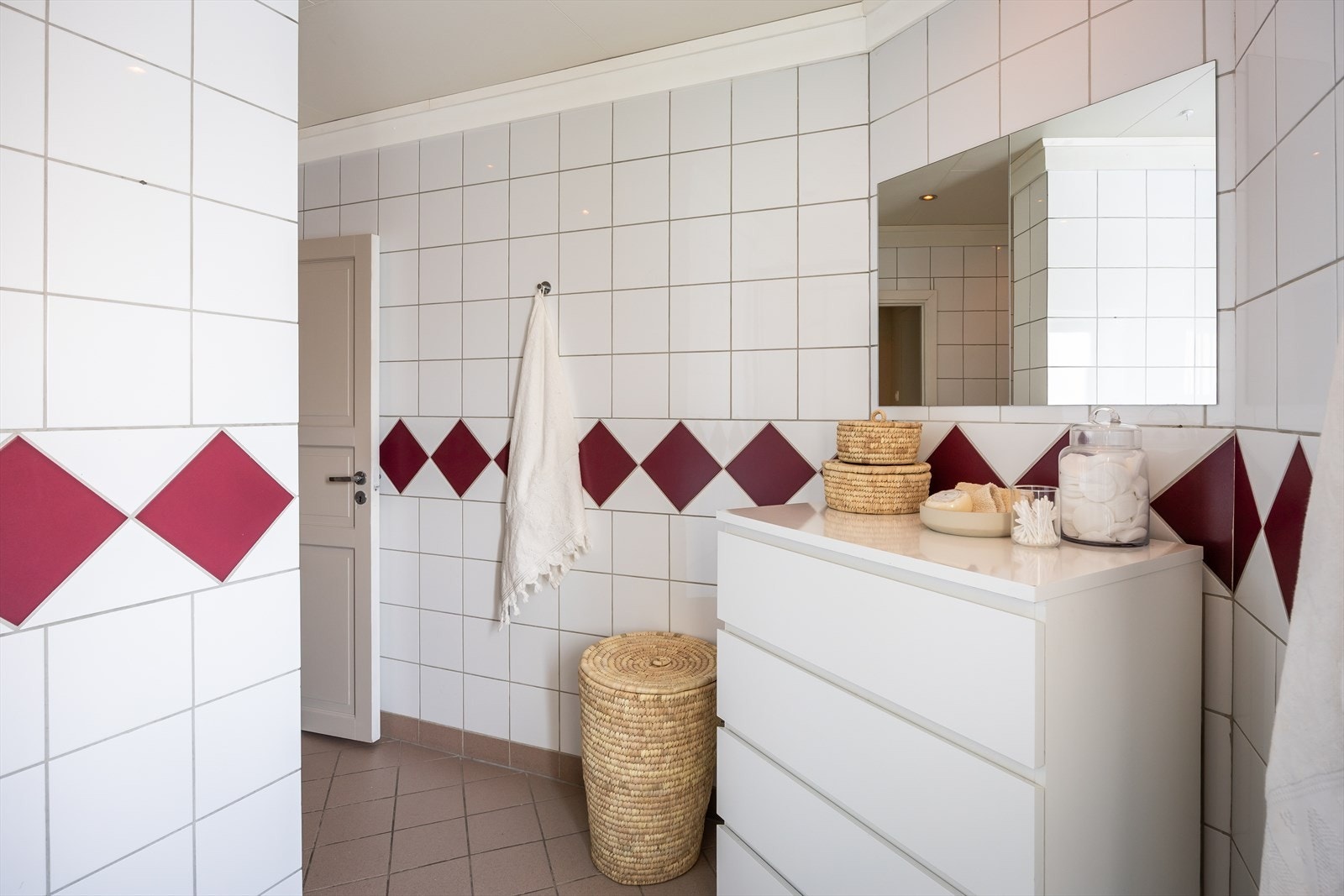 Det er felles vaskerom, tørkerom og sykkelboder. Galleribilde