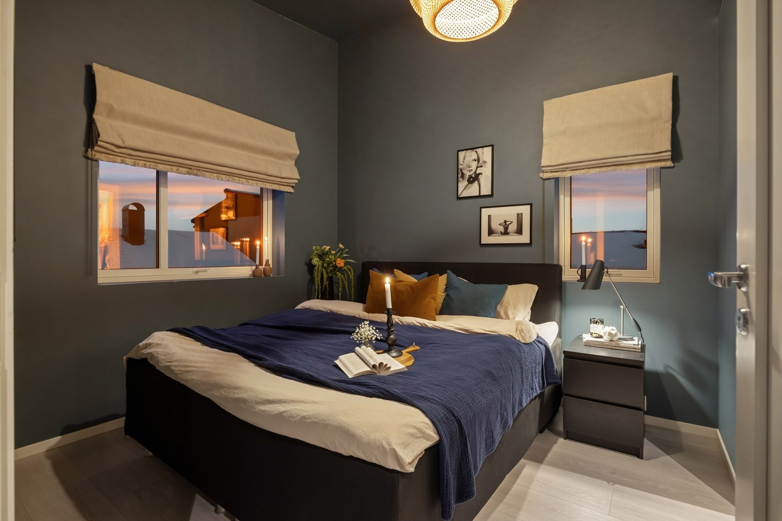 Etasjen har totalt fire soverom av god størrelse. Galleribilde