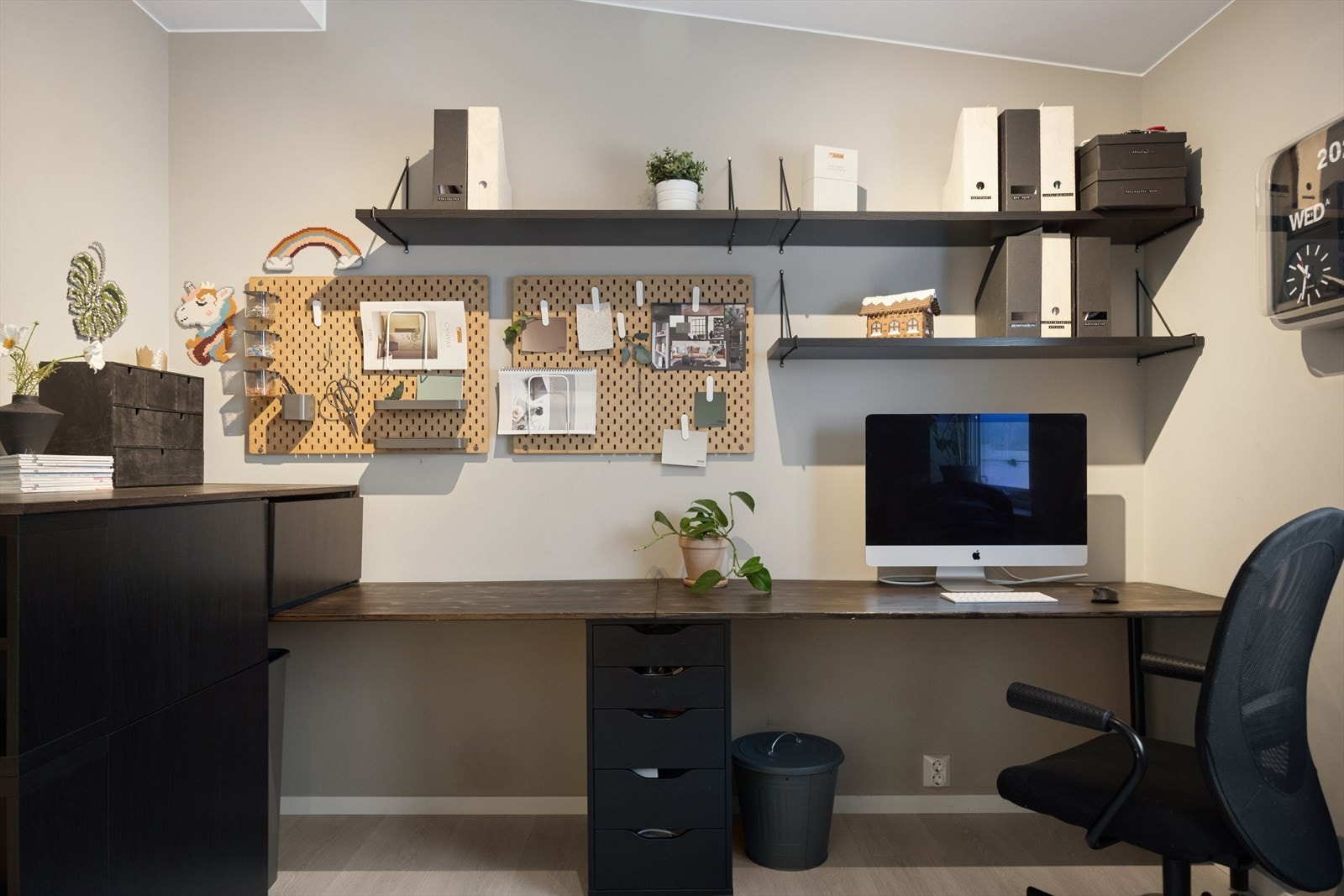 Andre etg. inneholder også et soverom som alternativt kan benyttes som kontor. Galleribilde