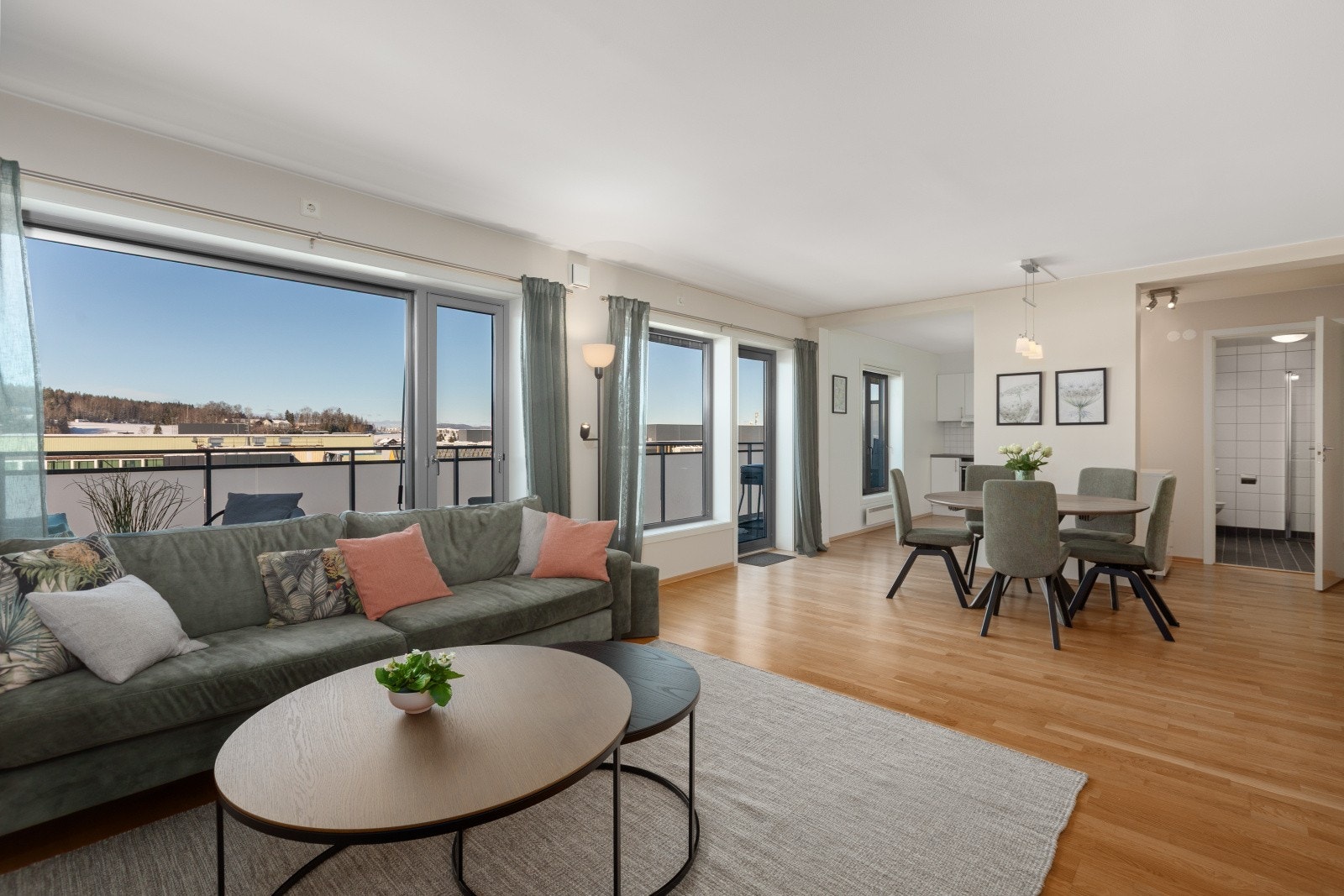 Velkommen til Støperiveien 8 - En flott og romslig 4-roms toppleilighet i hjertet av Strømmen! Galleribilde