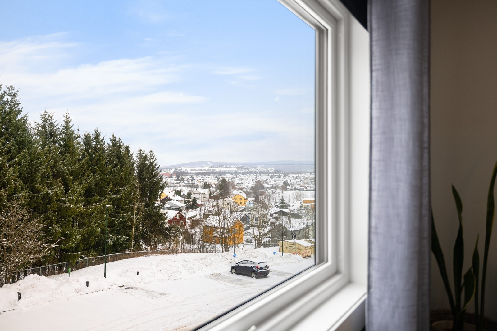 Fint utsyn fra vinduene. Galleribilde