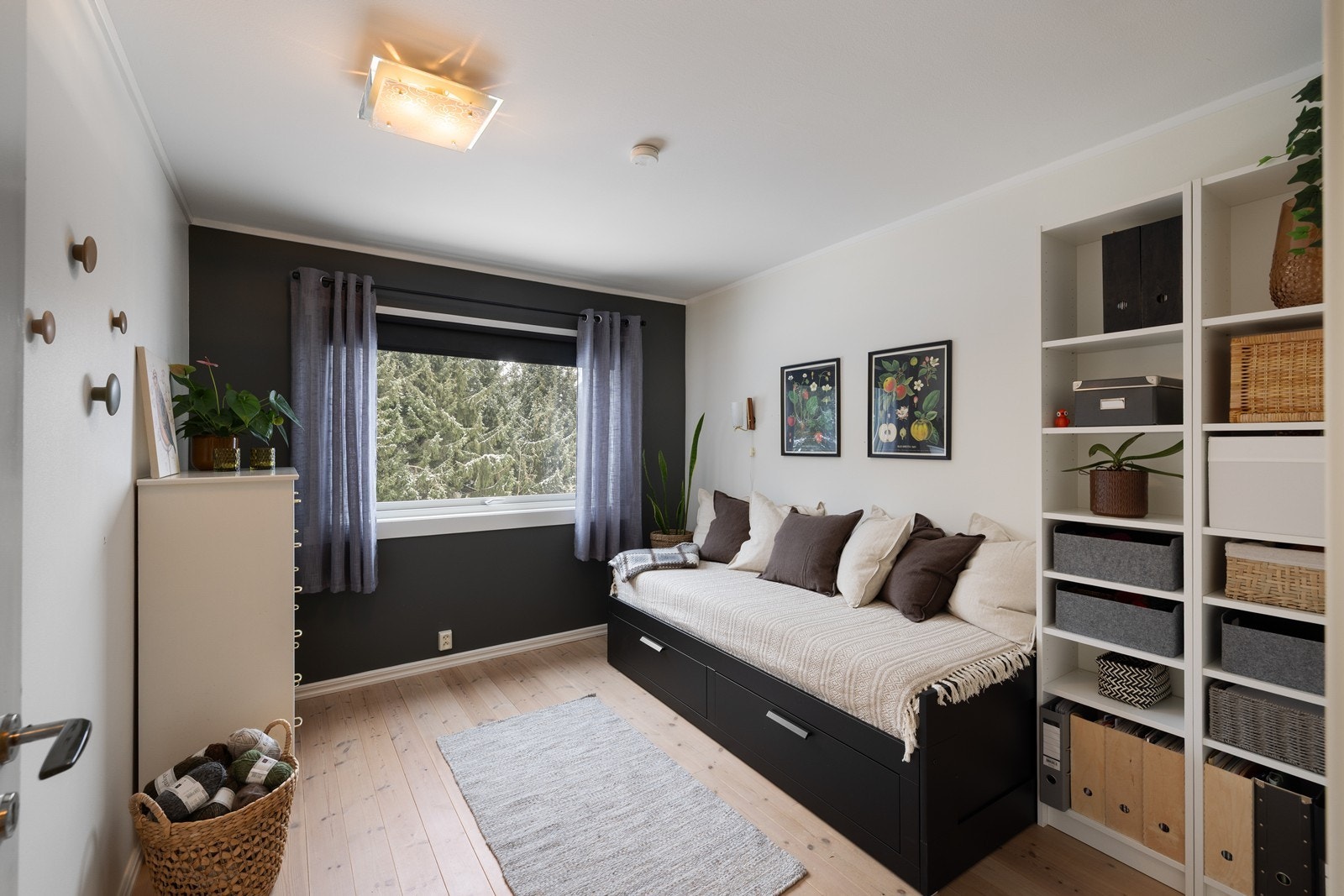 overom nr. 2 fungerer ypperlig som barnerom, gjesterom eller kontor - her er mulighetene mange. Galleribilde