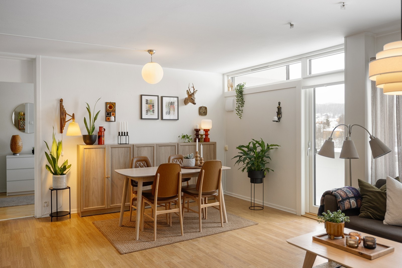 Fra stuen er det utgang til en hyggelig balkong på 8 m². Galleribilde