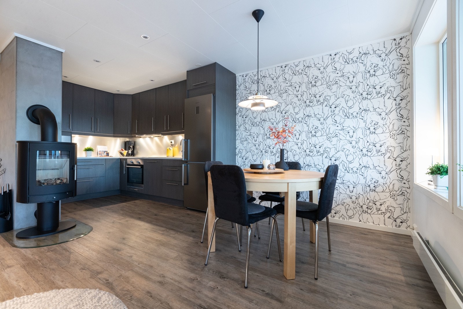 Kjøkken og spiseplass Galleribilde