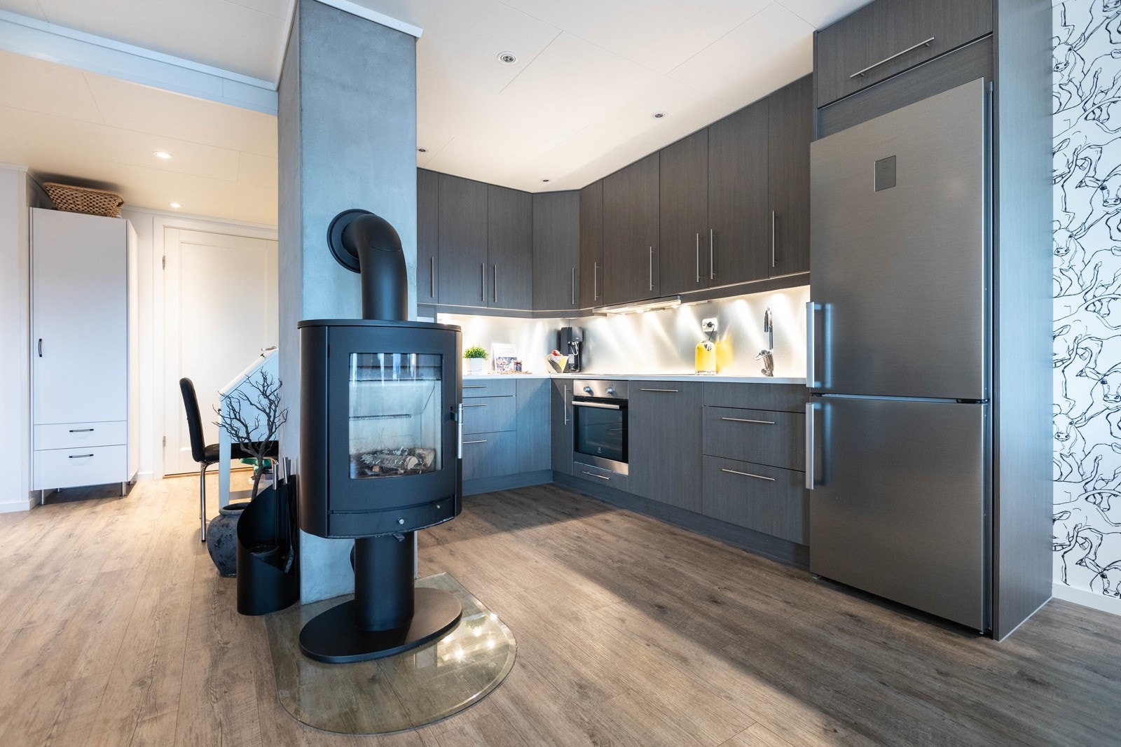 Pent kjøkken der kvitevarer følgjer med Galleribilde