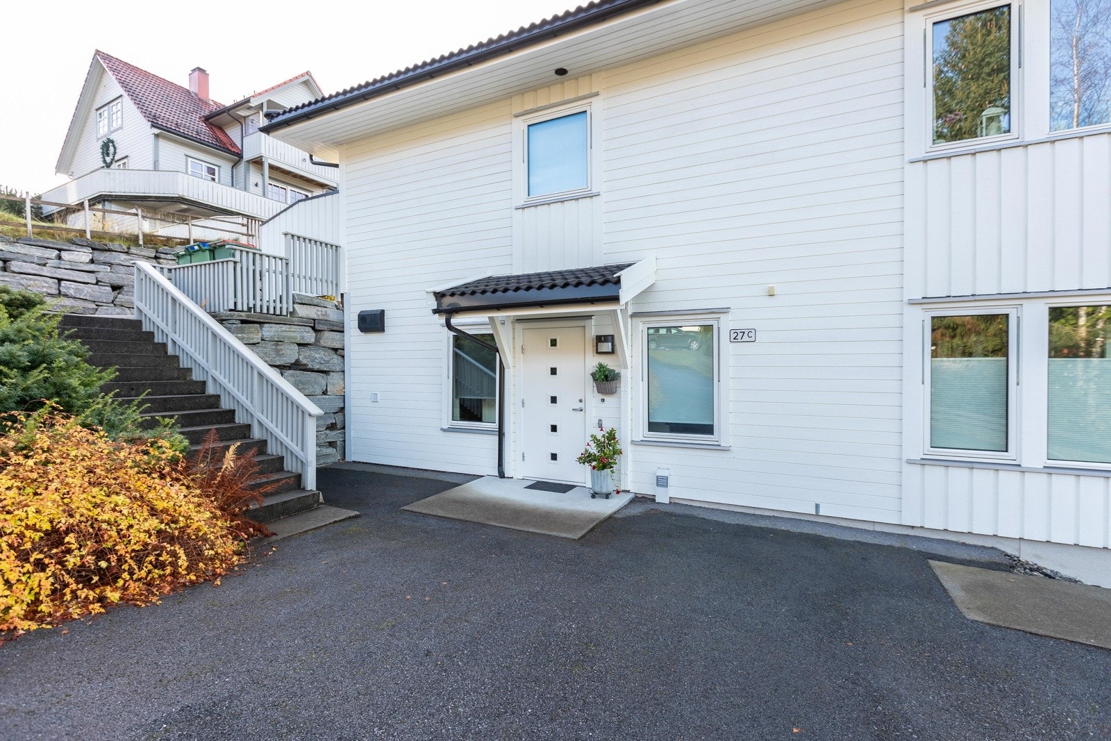 Fasade med inngangsparti Galleribilde