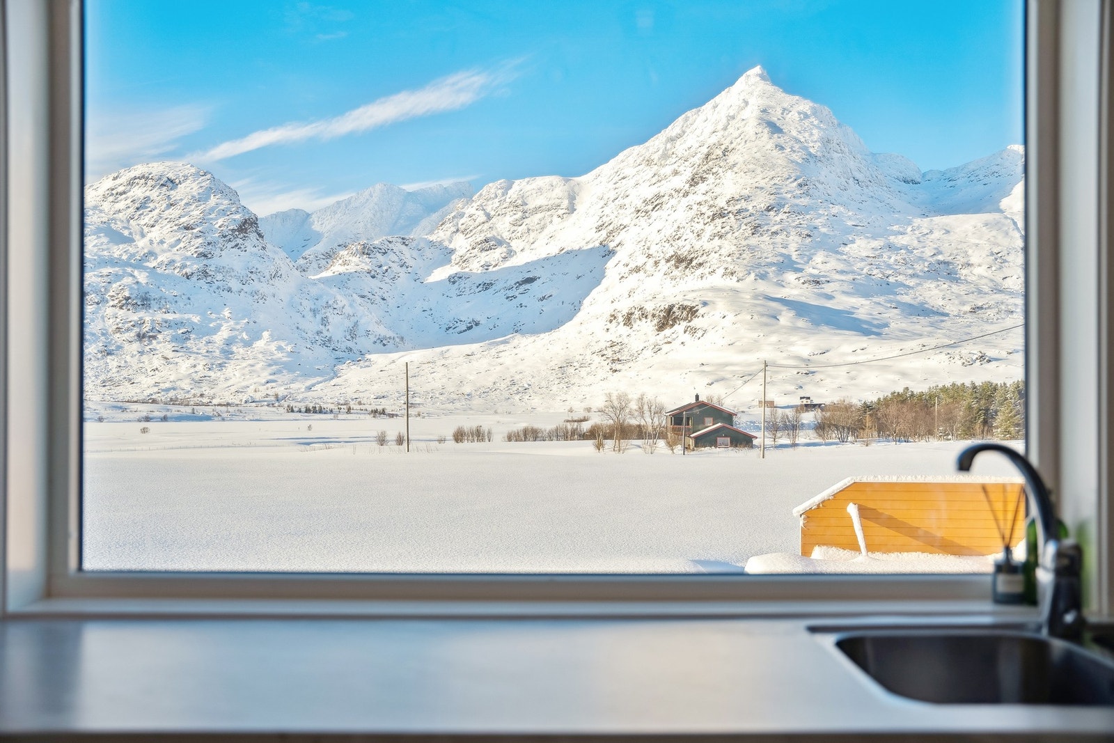 Utsikten er som er levende maleri som endrer seg gjennom årstidene. Galleribilde