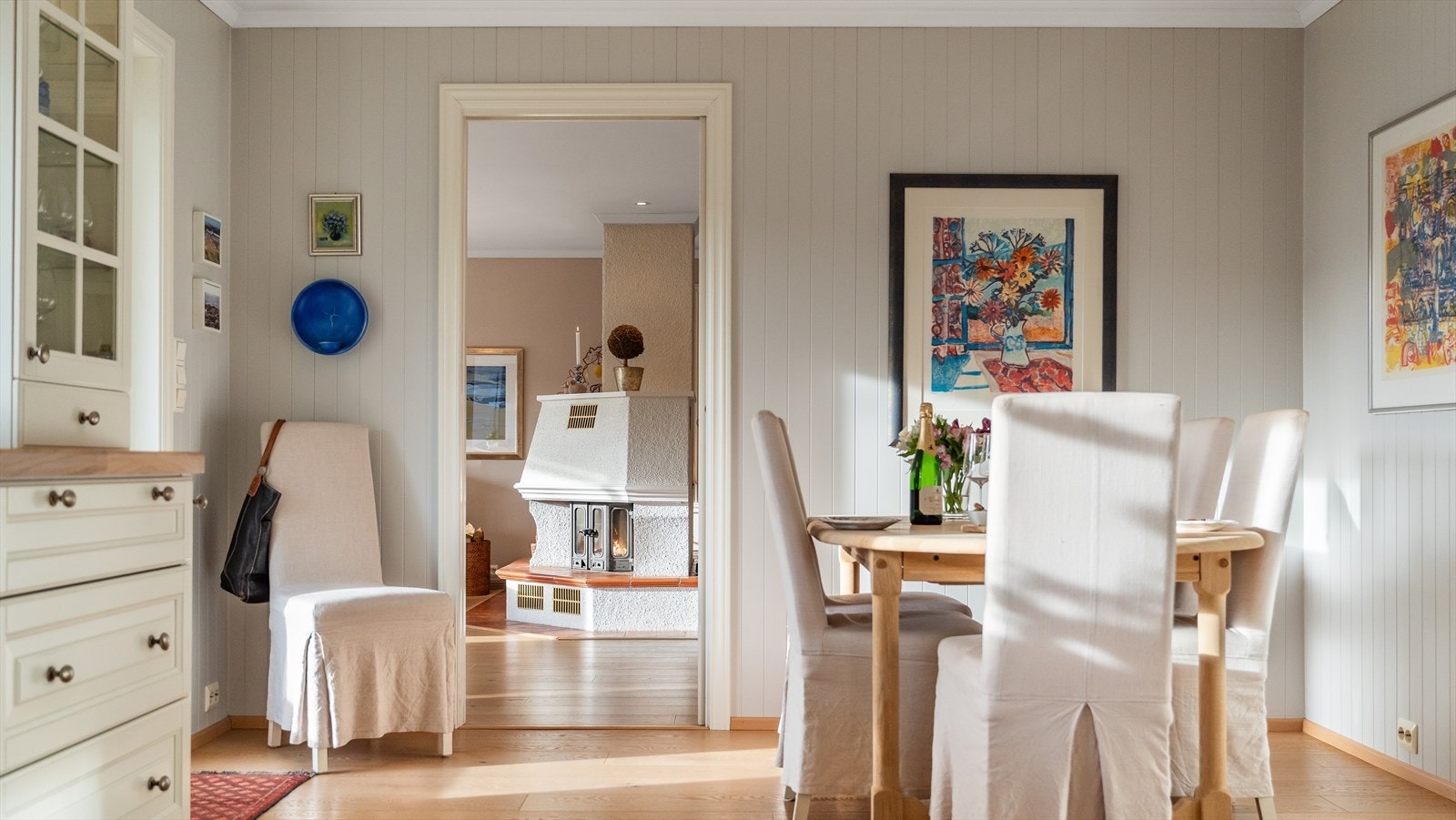 Mot stue Galleribilde