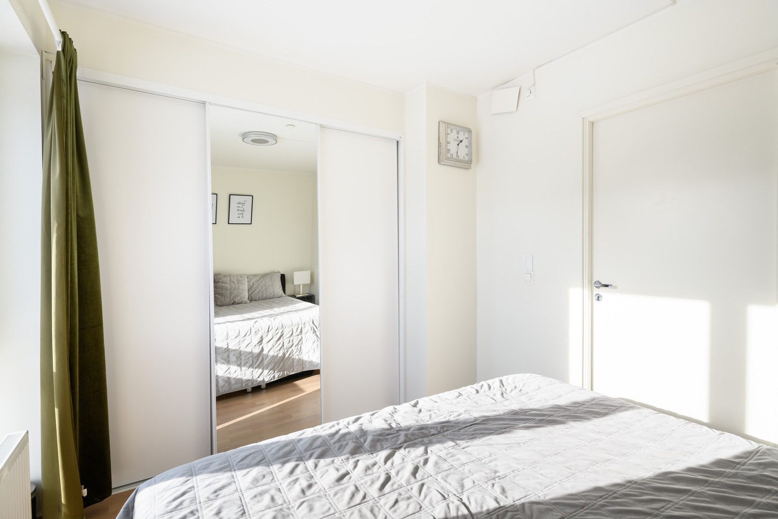 Soverommene er holdt i stilrent hvitt - noe som kan passe de aller fleste. Galleribilde