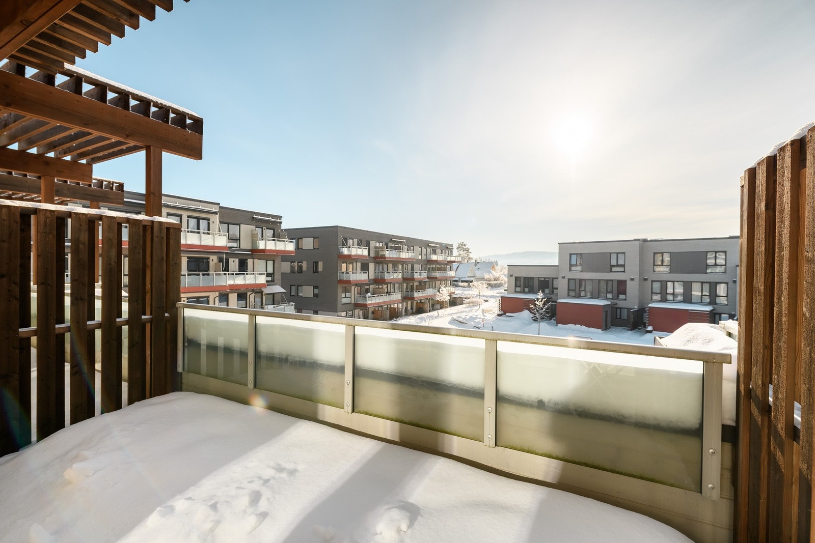 Terrassen ved loftstuen er sydvendt, og måler ca. 9 kvm Galleribilde