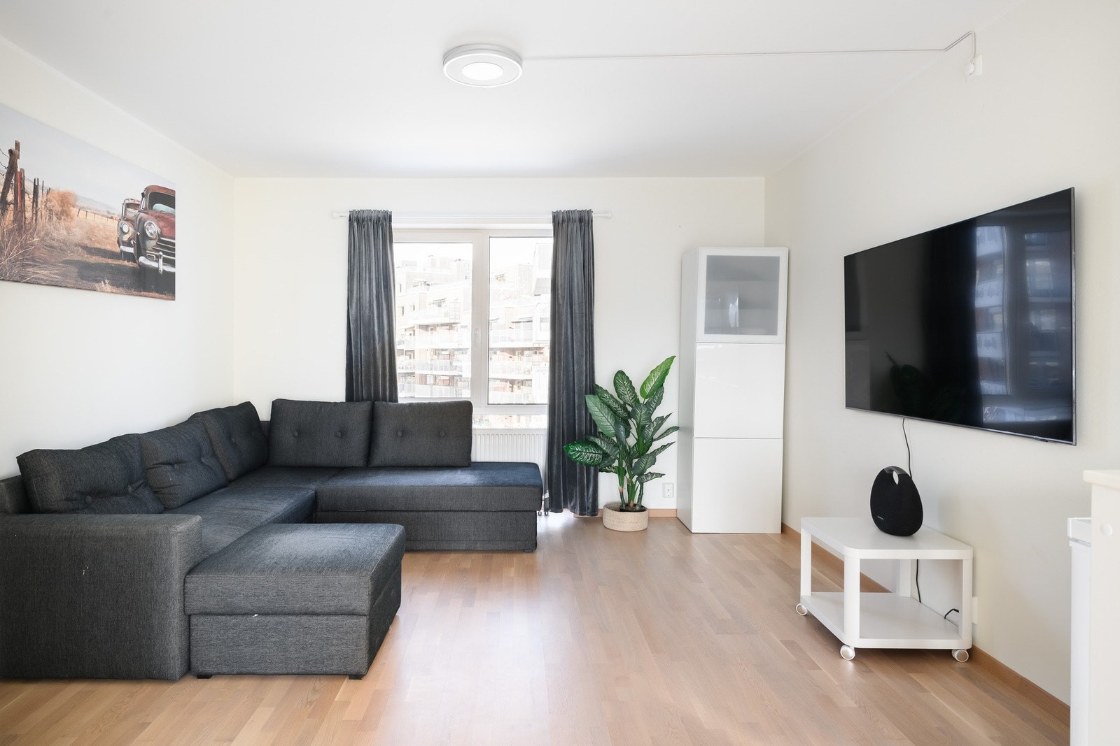 Stuen i 3. etasje er på ca. 32 kvm - et kjærkomment element for barnefamilier. Galleribilde