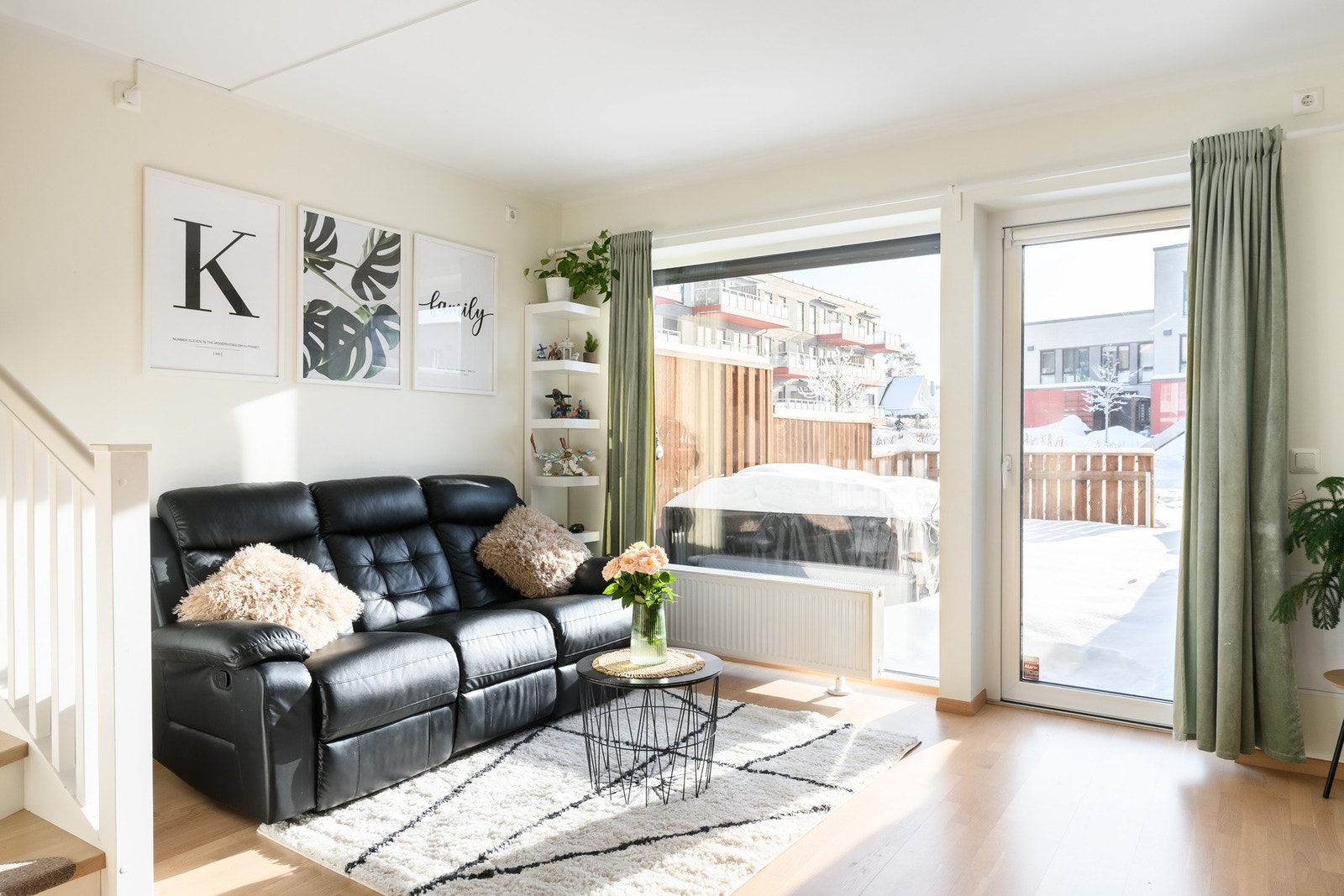 Leiligheten varmes b.la. opp med radiatorer tilknyttet fjernvarmeanlegg. Galleribilde