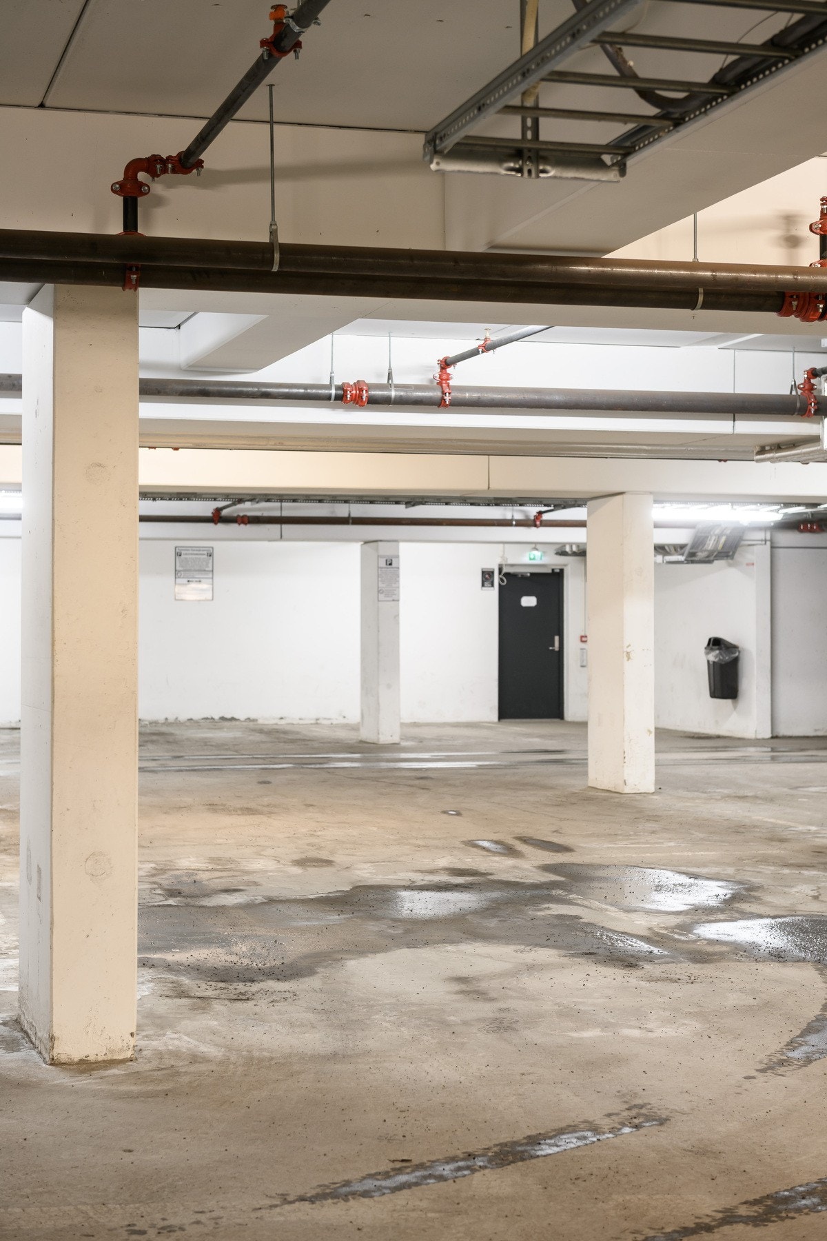 Det medfølger to garasjeplasser, og den ene er utstyrt med elbillader. Galleribilde