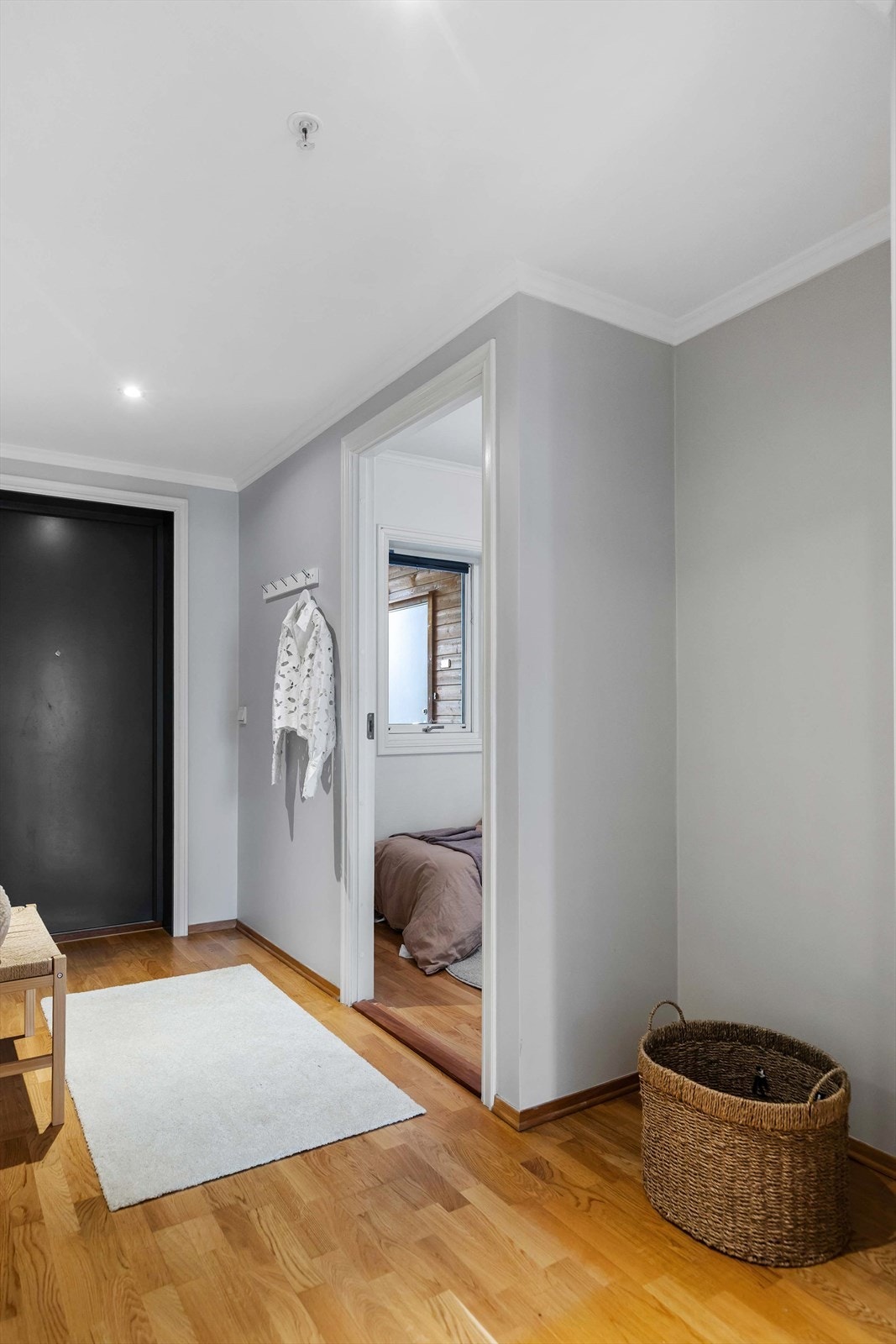 Egen plass til garderobeskap i gangen Galleribilde