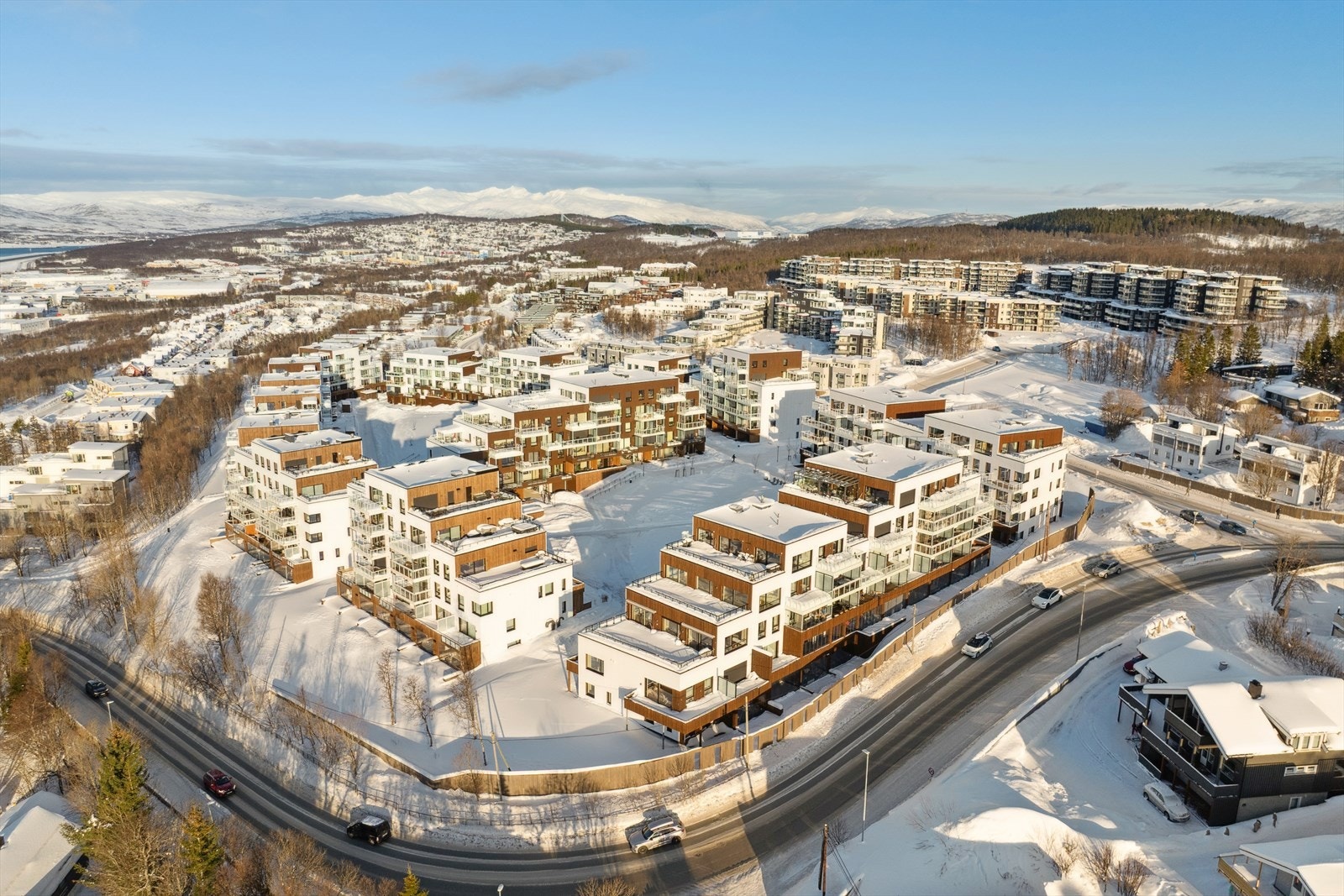 Leiligheten ligger på bakkeplan i Norrøna Boligpark EIR. Galleribilde