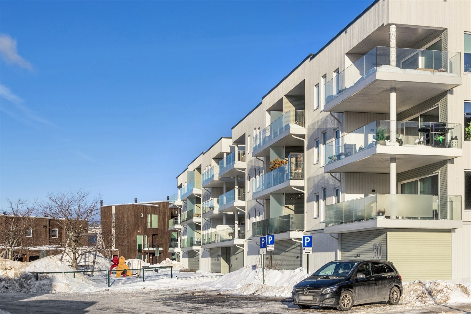 Her får du en sentral, men skjermet beliggenhet med kort vei til alle daglige fasiliteter, i tillegg til vakre tur- og rekreasjonsområder som passer for hele familien. Galleribilde