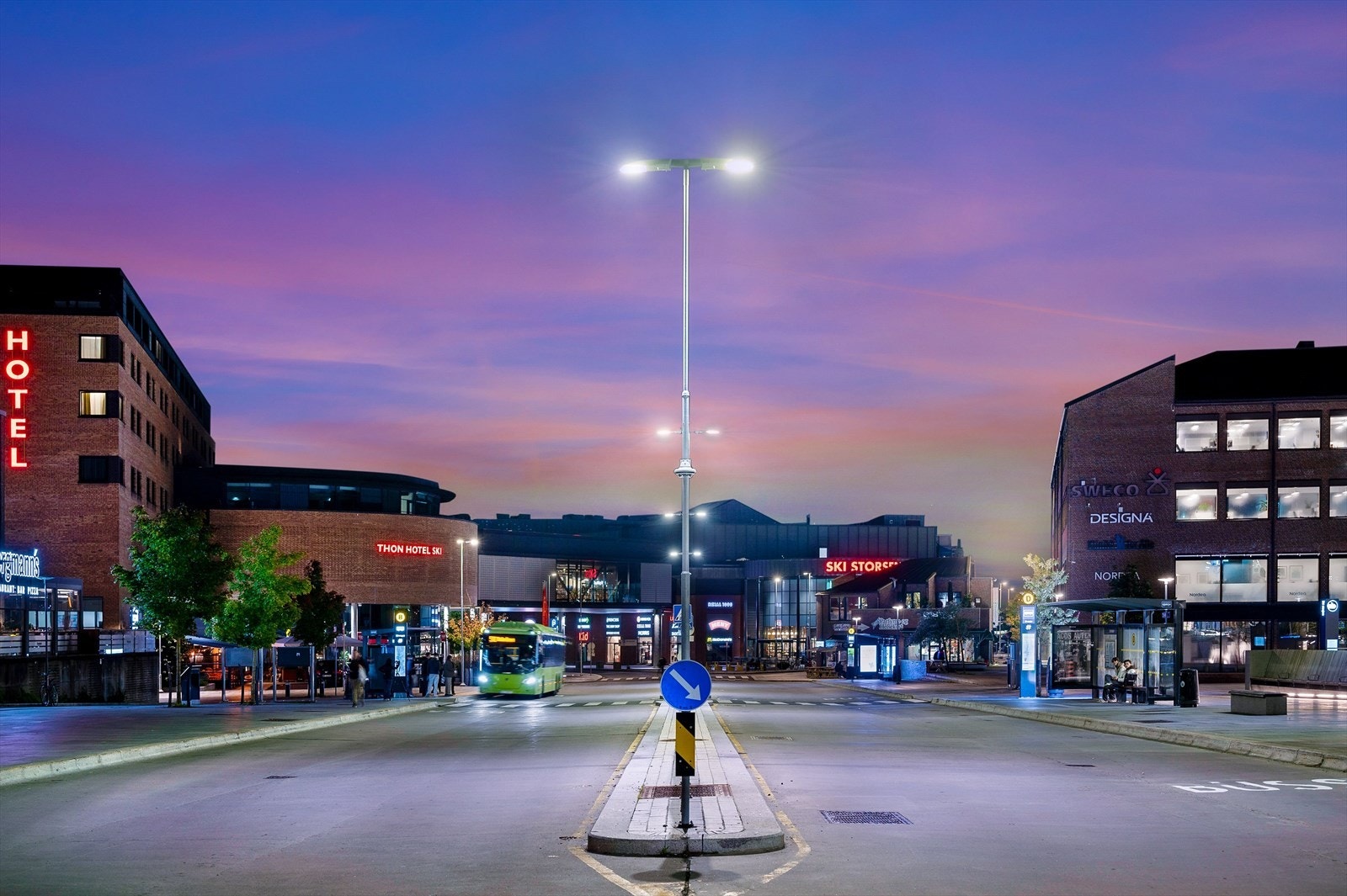 Kveldsstemning fra Ski sentrum. Galleribilde