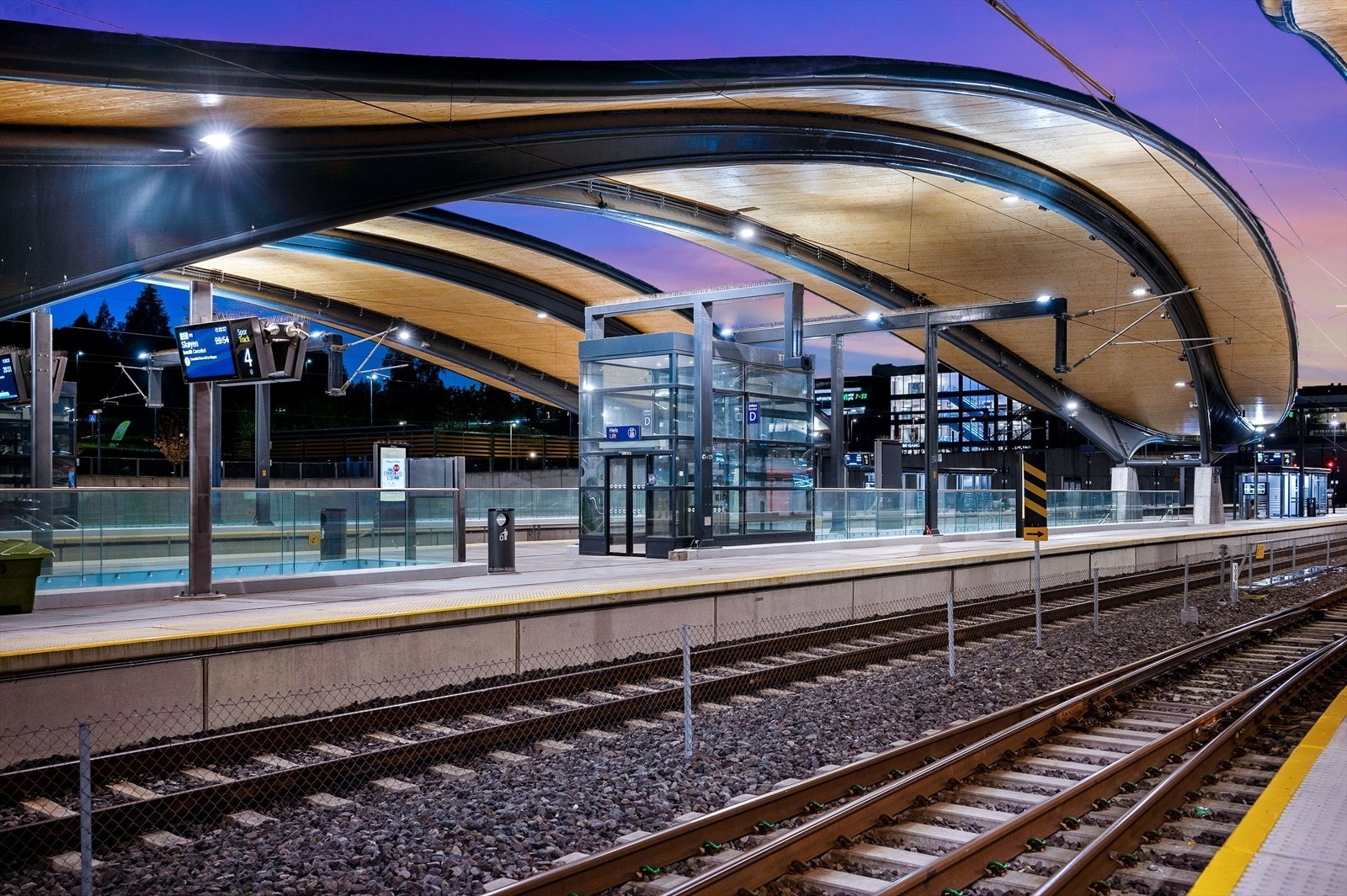 Toget tar deg til Oslo på ca. 11 minutter. Galleribilde