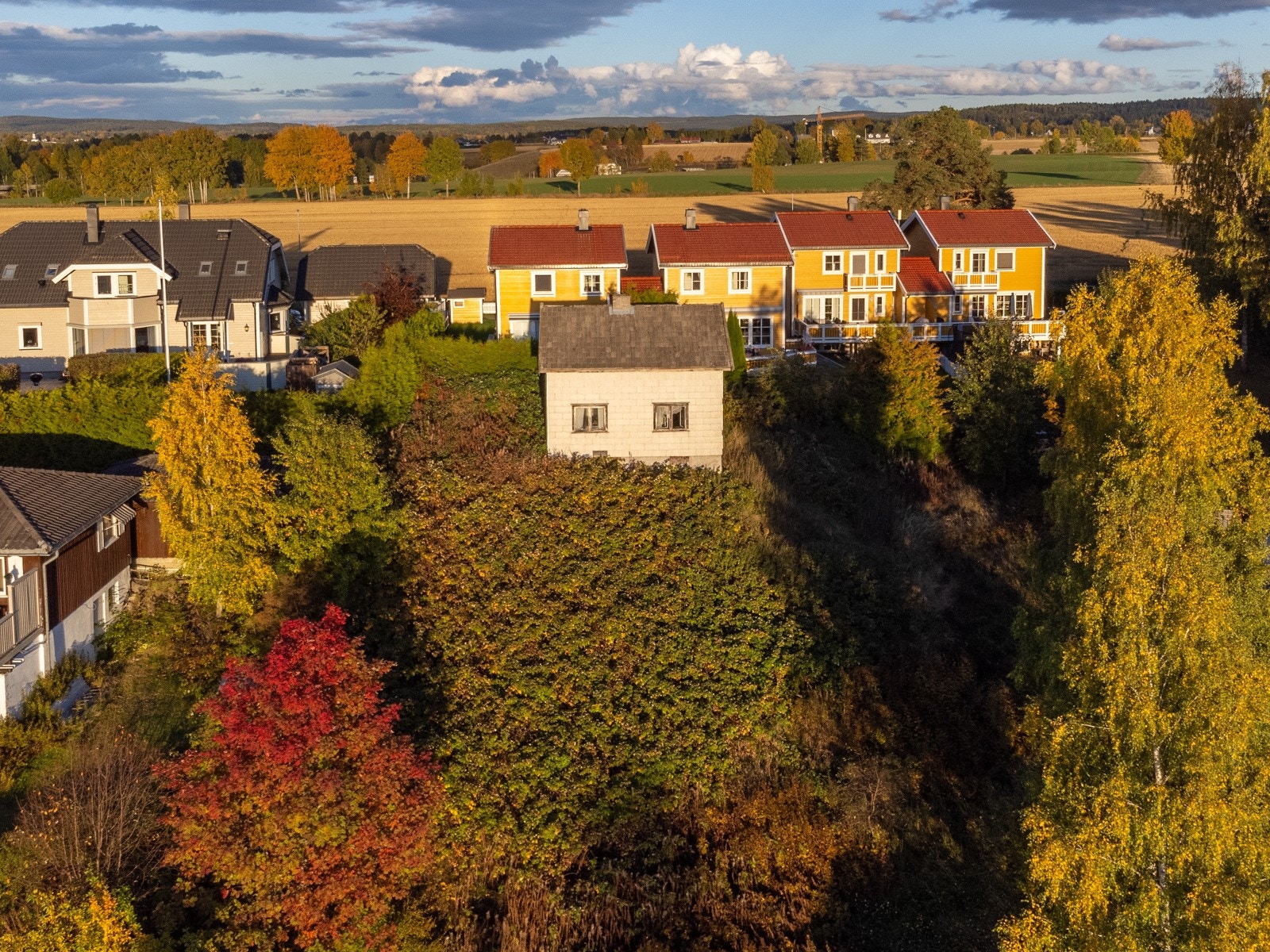Eiendommen har en svært familievennlig beliggenhet i blindvei. Galleribilde