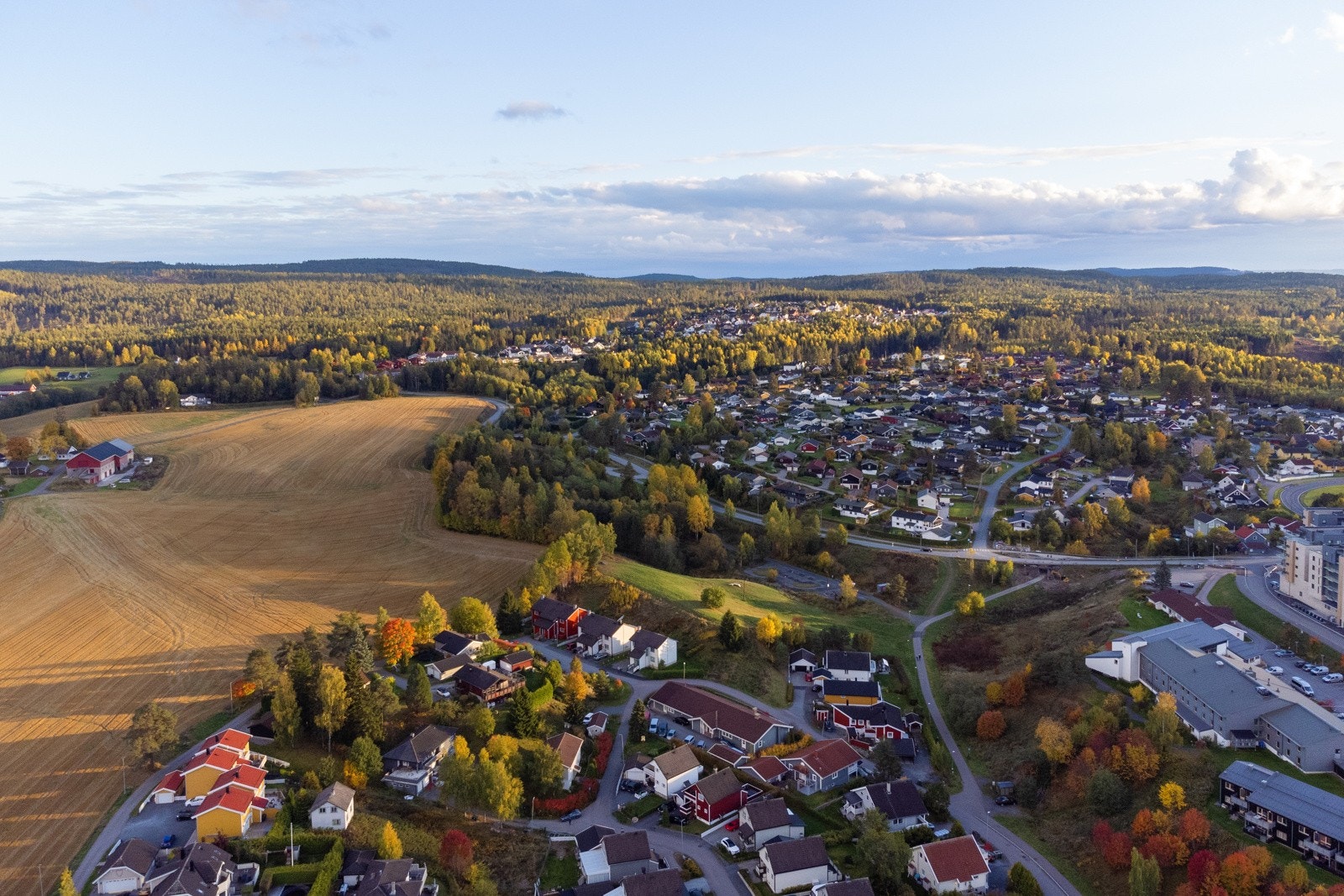 Nabolaget har kort vei til både sentrale Sørumsand og vakker natur. Galleribilde