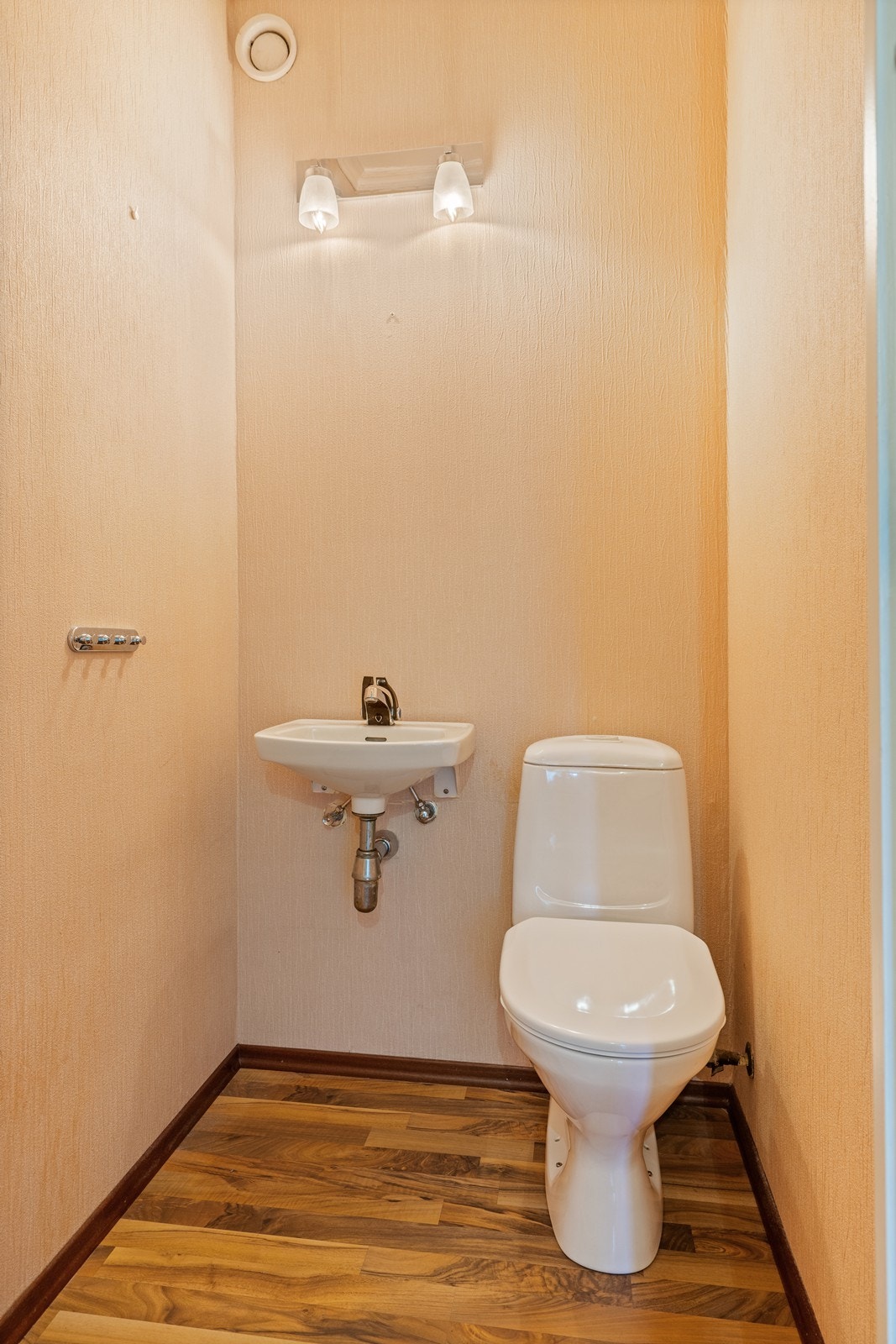 Toalettrom Galleribilde