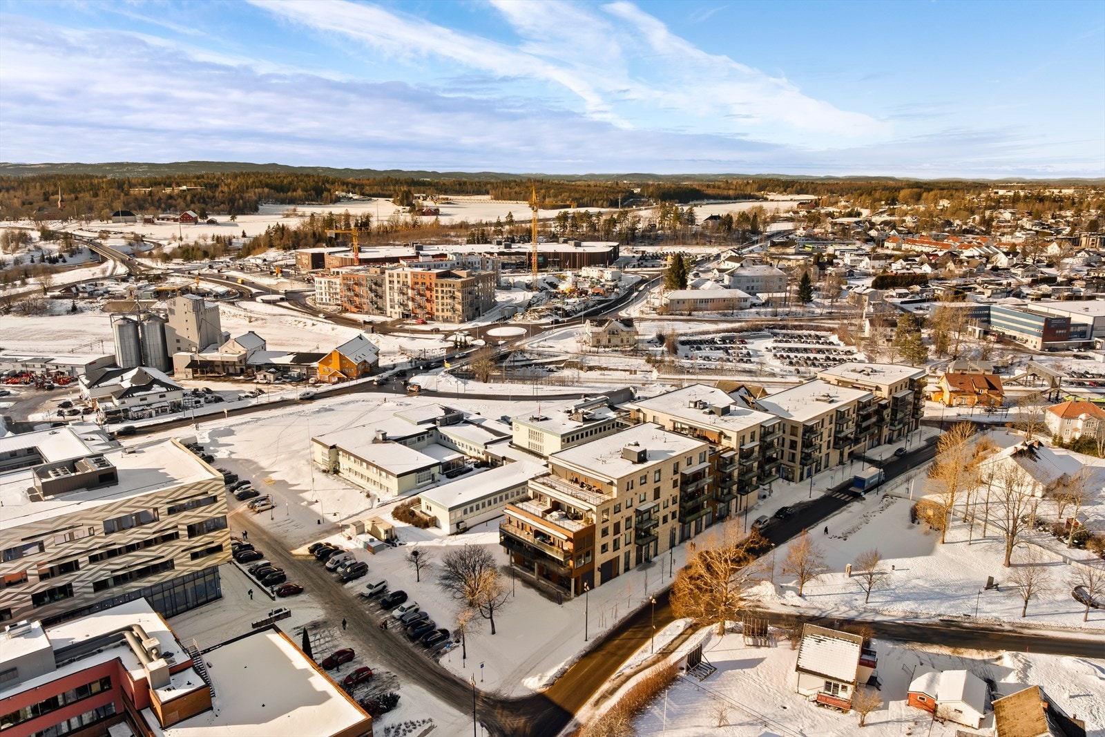 Fra Vestby stasjon, kun 3 minutter unna, tar toget deg til Oslo S på ca. 23 minutter. Galleribilde