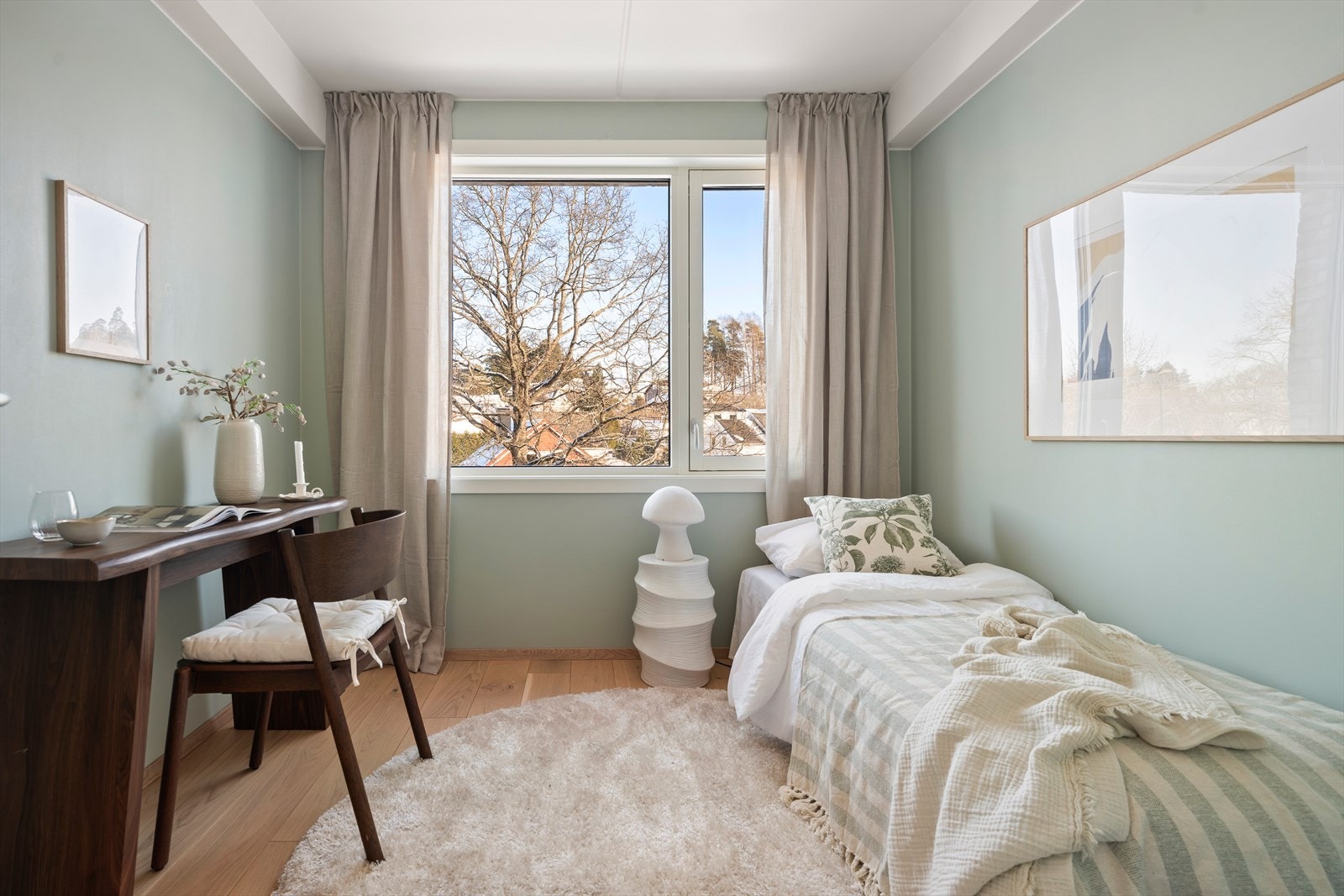 Det andre soverommet passer utmerket som barnerom, gjesterom eller kontor. Galleribilde