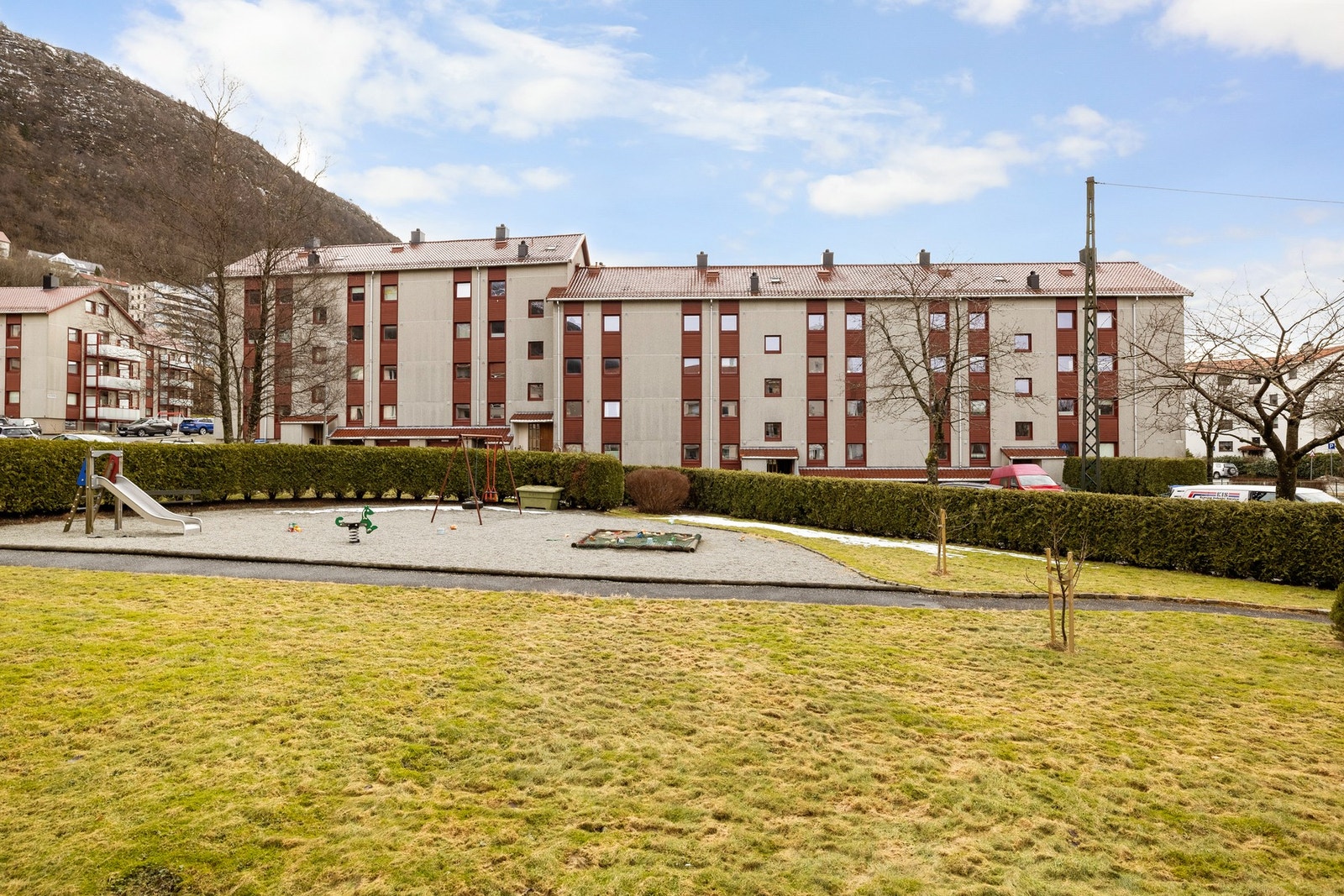 Herifra er det utsikt over aksjelagets grøntarealer og Løvstakken. Galleribilde