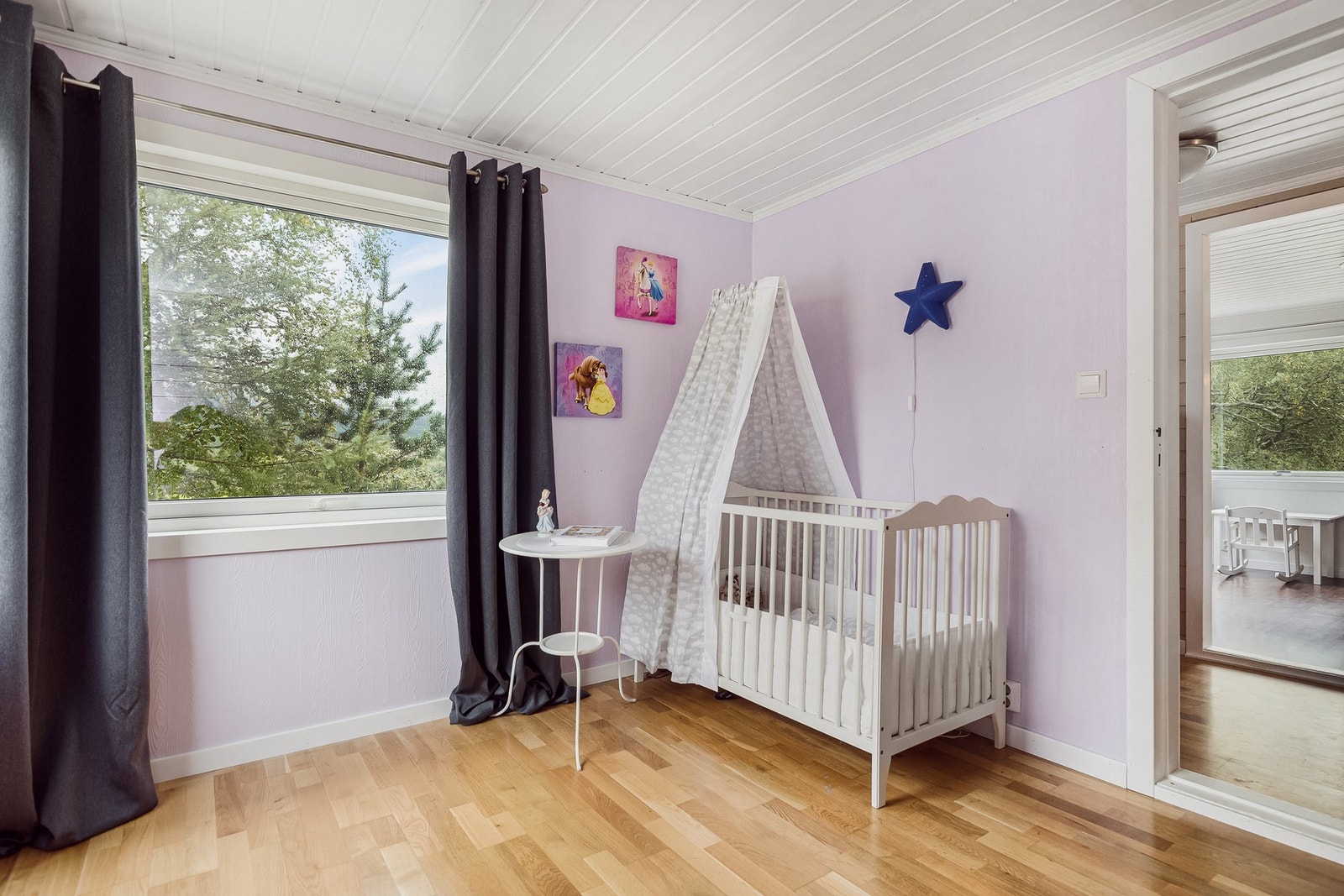 Et rom som fungerer perfekt som barnerom. Galleribilde