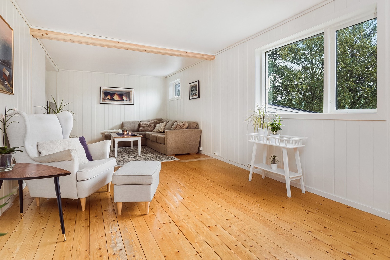 Rommet har en lys og luftig atmosfære. Galleribilde