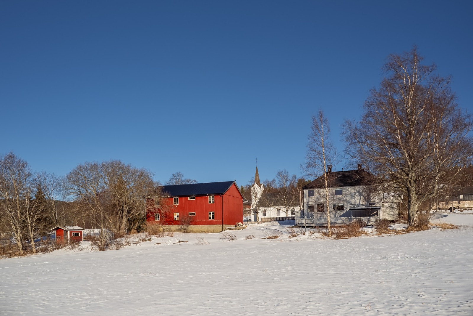 Fra boligen har du nærhet til en rekke friluftsmuligheter, både i sommer- og vinterhalvåret. Galleribilde