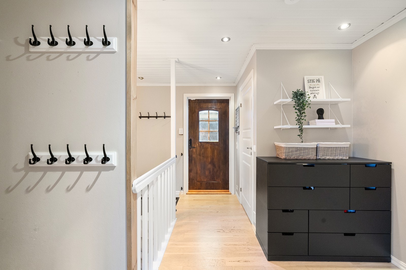 Entré/gang -praktisk familiebolig med en god planløsning. Galleribilde