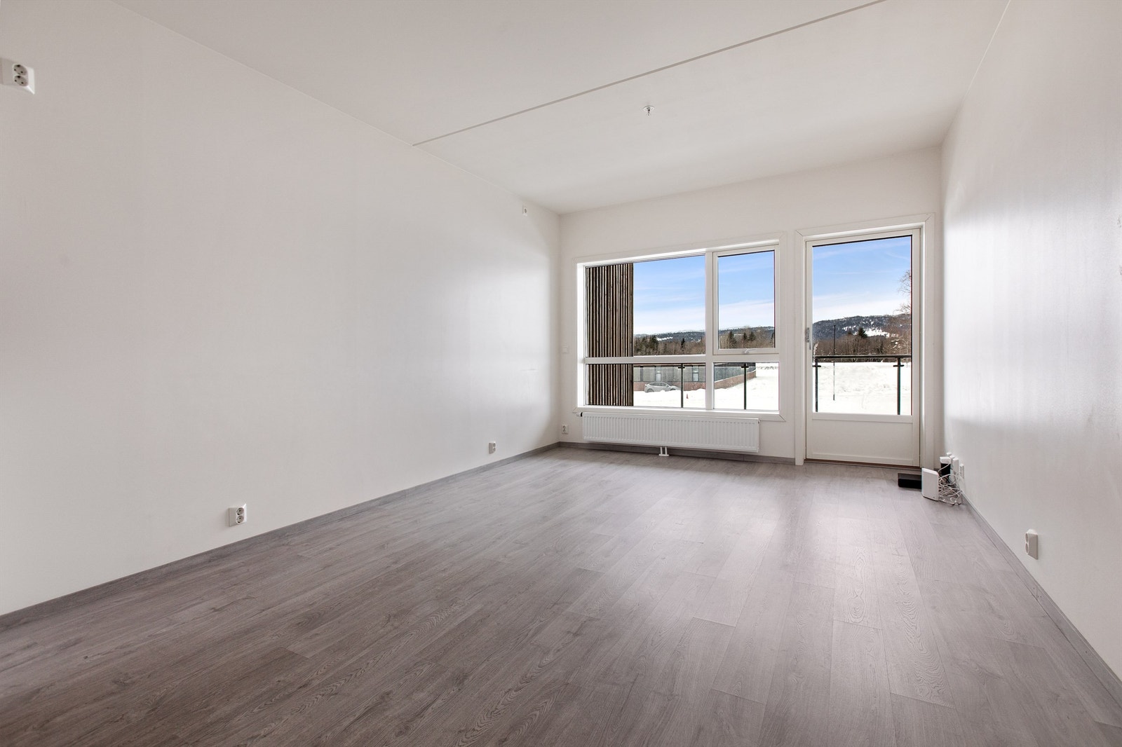 Stuen har utgang til balkong på 9 kvm. Galleribilde