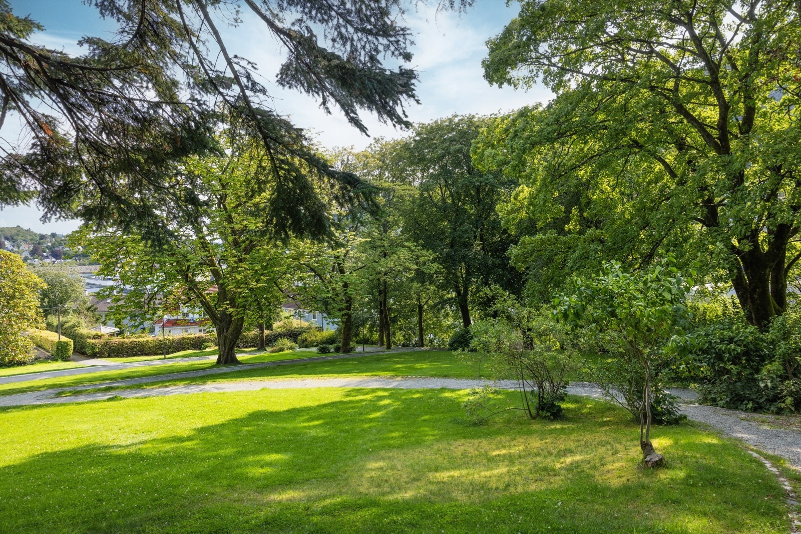 Christiesparken på Landås er et av bydelens mest sjarmerende grøntområder, og ligger innen kort avstand fra boligen. Galleribilde