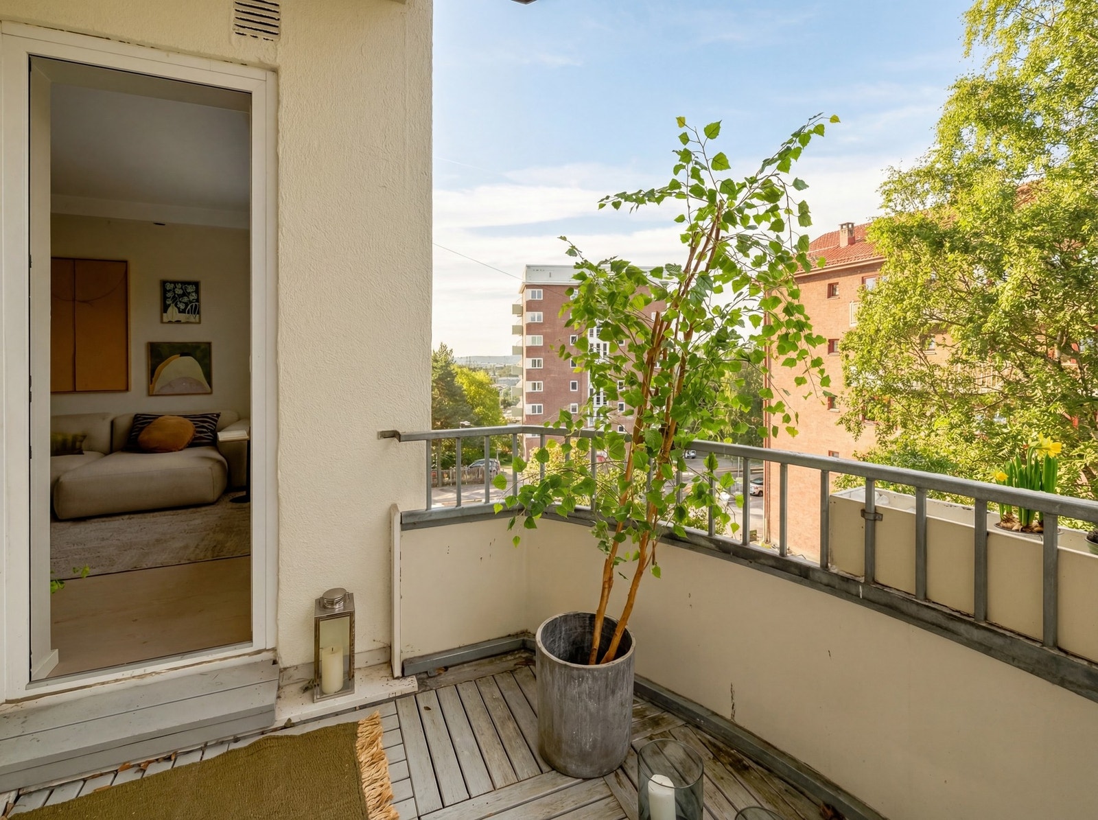 Noe frodigere utsyn på sommeren, i tillegg til utsikt mot fjorden.
(Bildet er KI-generert og ment som illustrasjon) Galleribilde