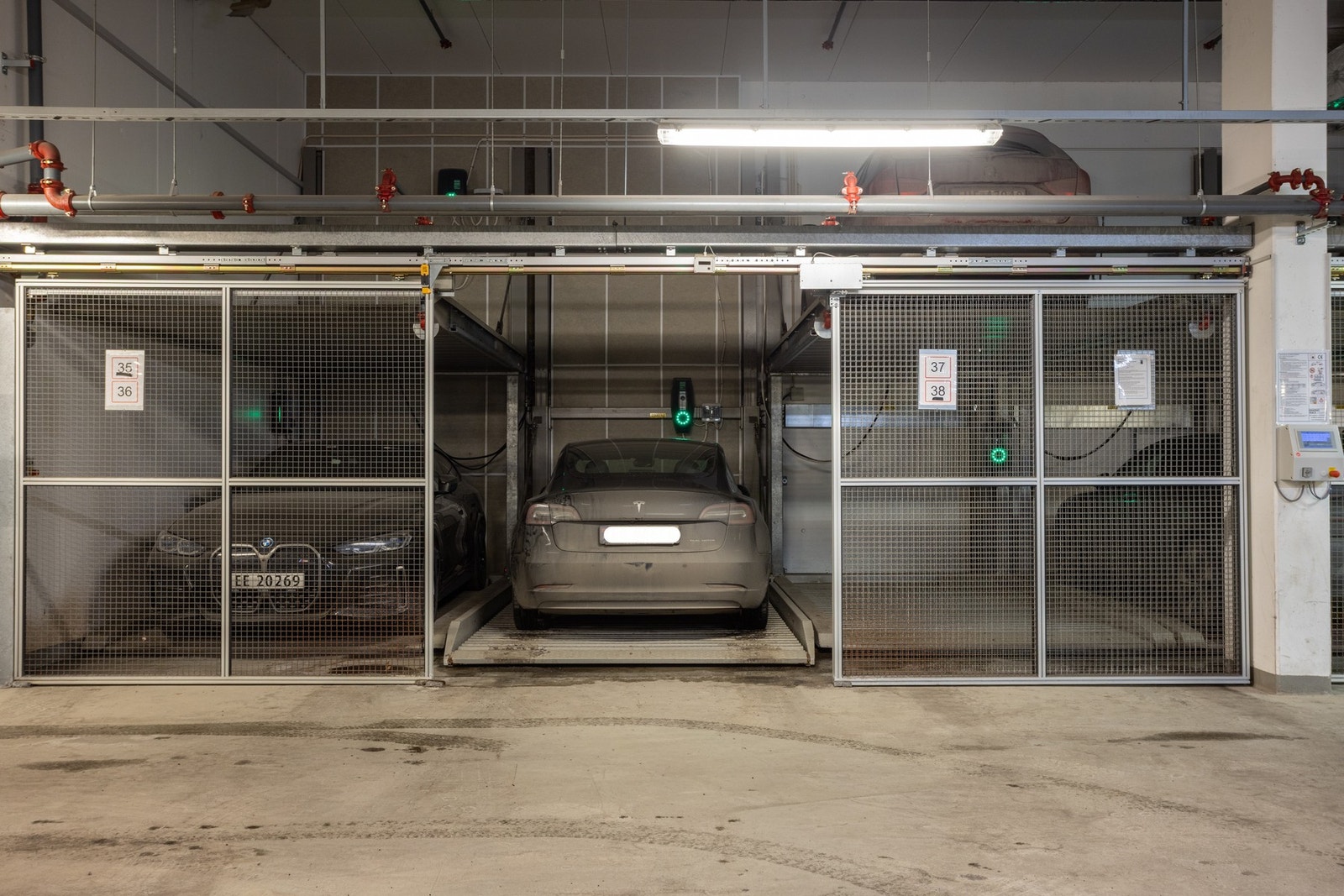 Det medfølger en parkeringsplass i felles garasjeanlegg. Galleribilde