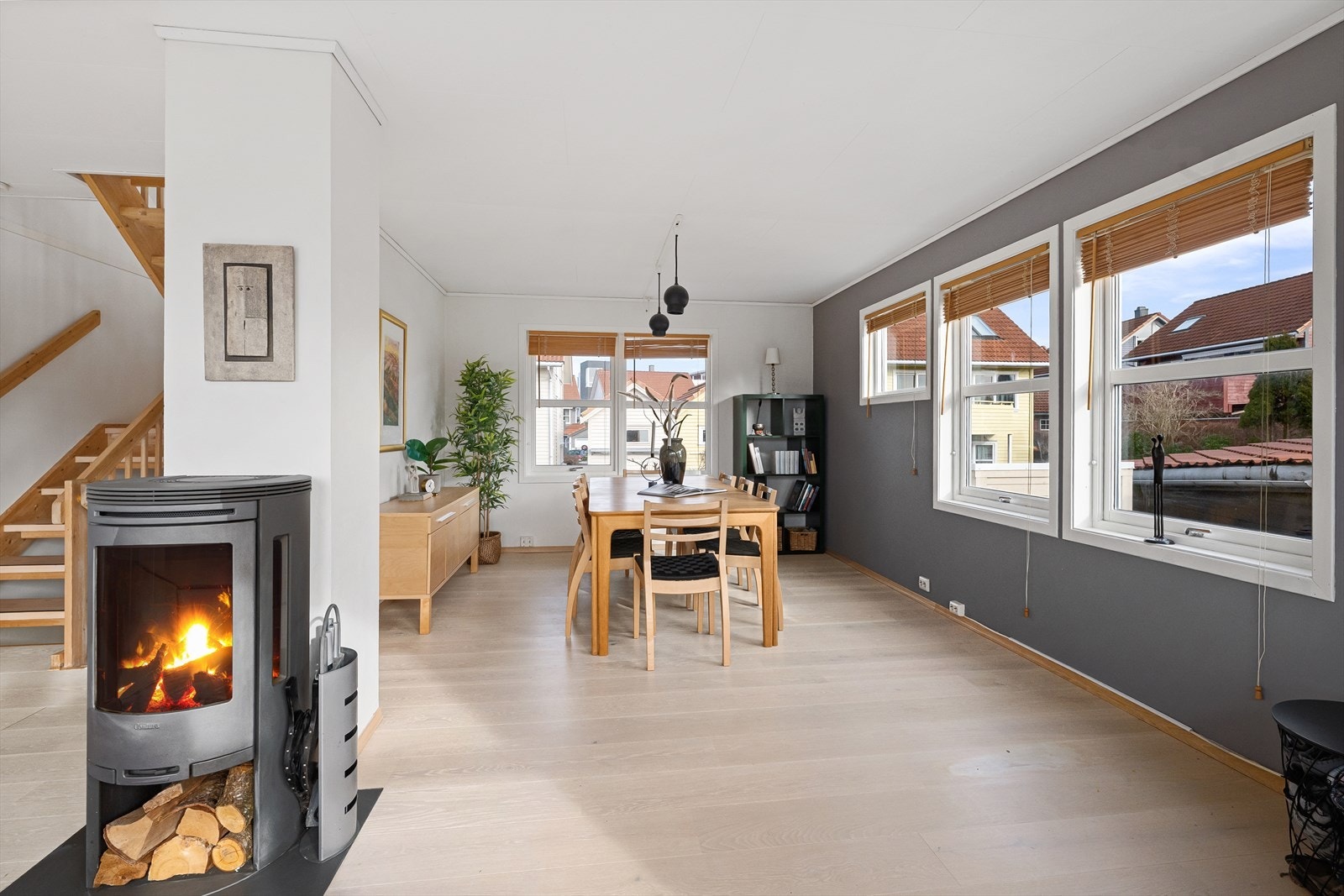 Herlig vedovn som gir lun og god varme på kalde dager Galleribilde