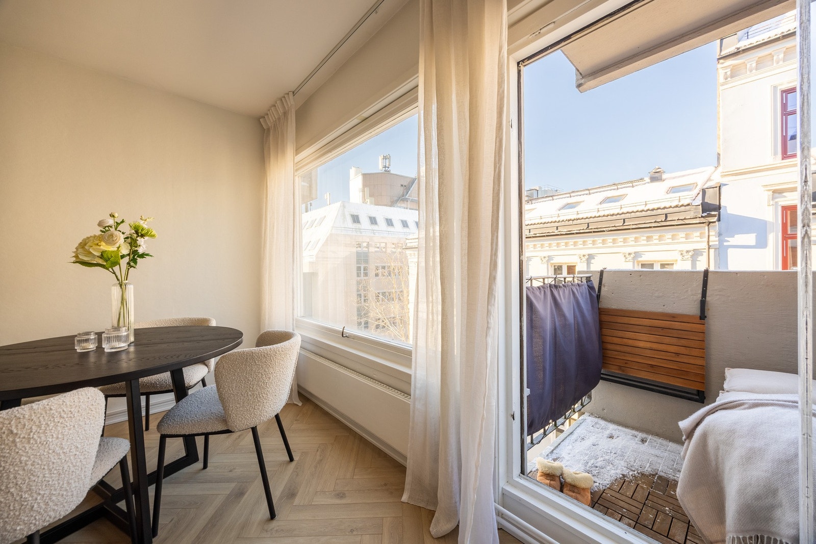 Leiligheten byr på flere gode kvaliteter med solrik vestvendt balkong. Galleribilde