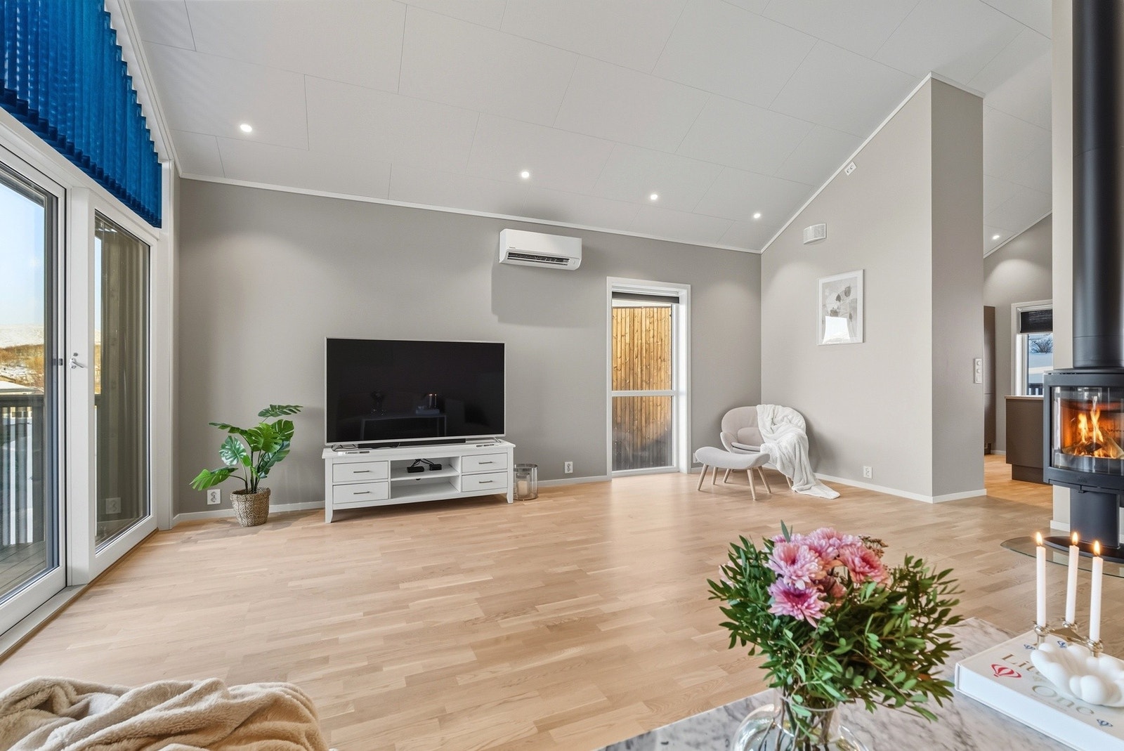 Her er det både vedfyring og varmepumpe som oppvarming. Galleribilde