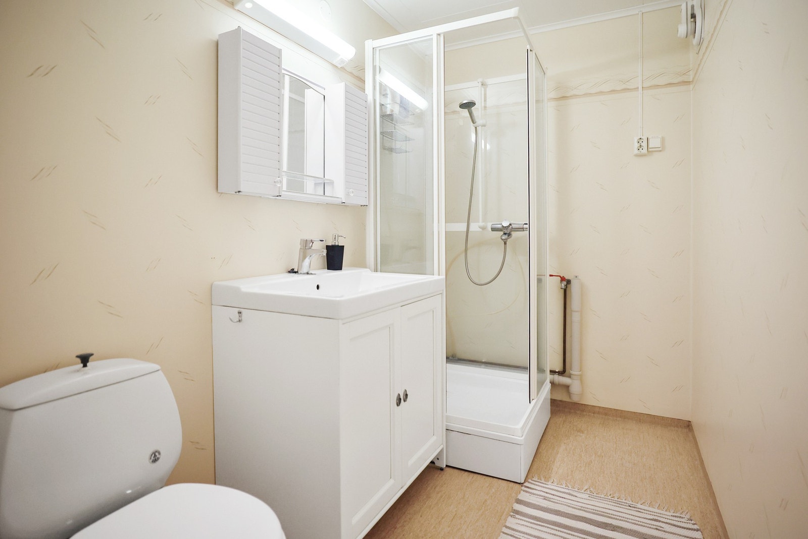 Bad i underetasje. Galleribilde