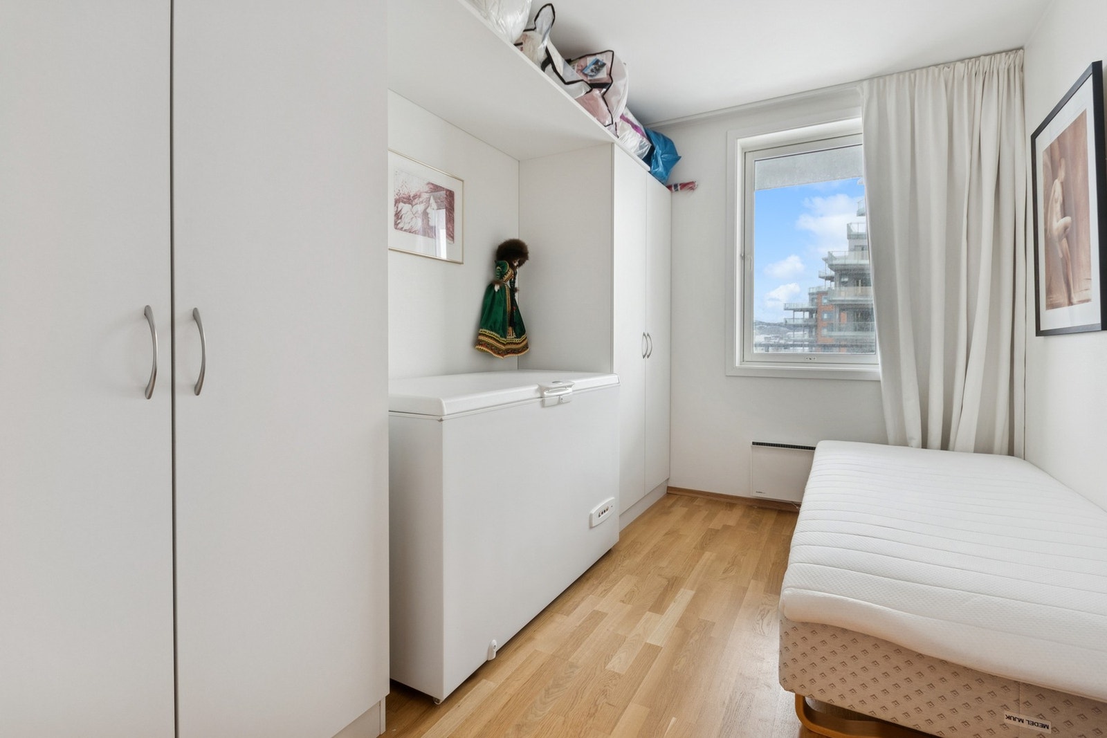 Soverom 3 med praktisk garderobeskap. Galleribilde