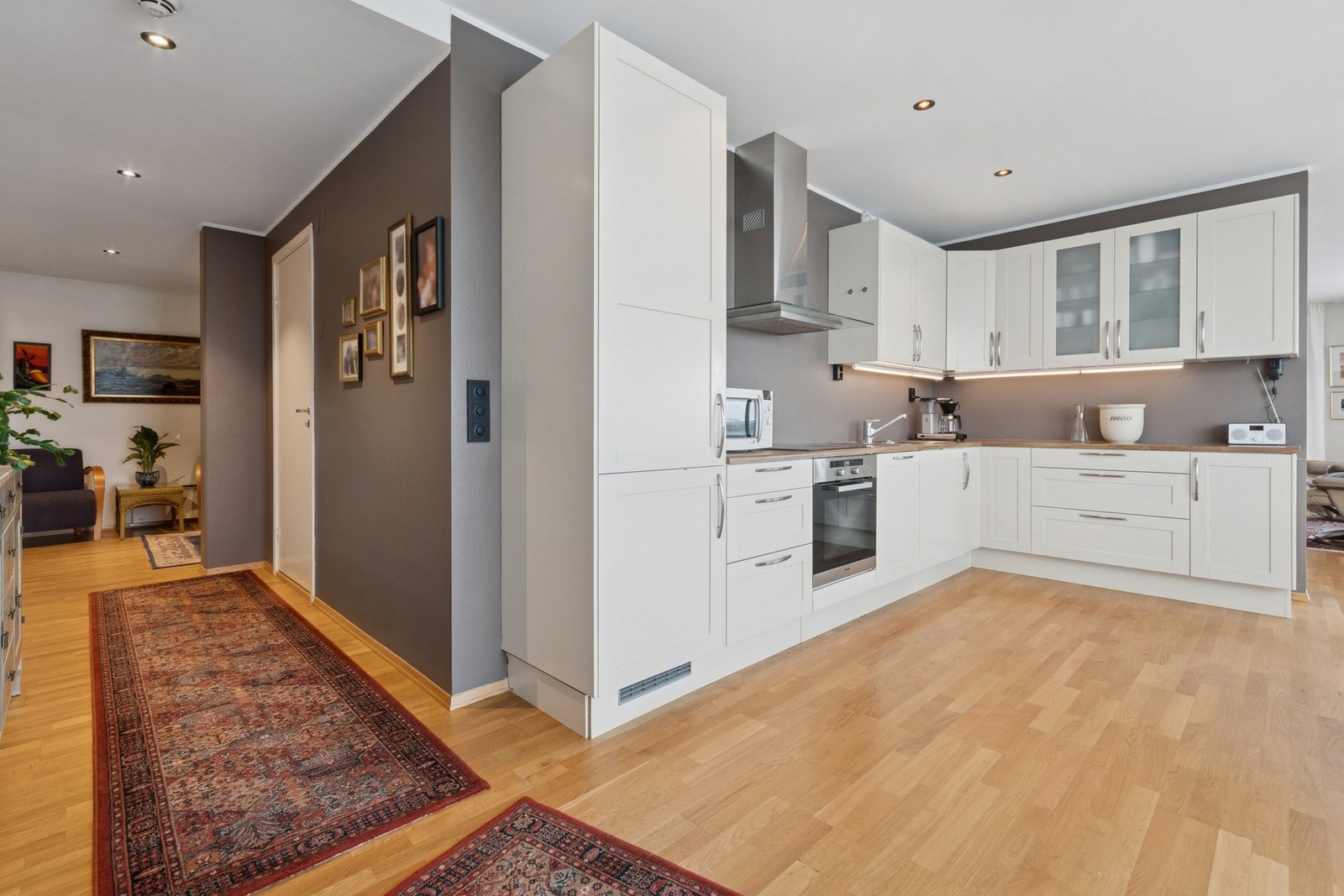 Kjøkken og gang Galleribilde