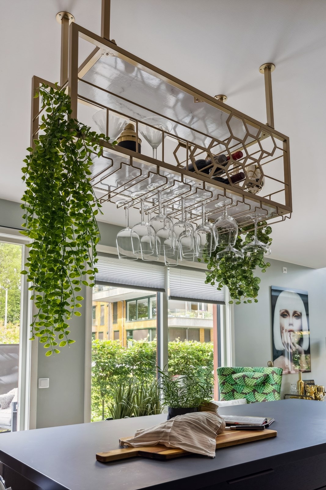 Her er det lagt godt til rette for hyggelige lag med venner og familie, sommer som vinter. Galleribilde