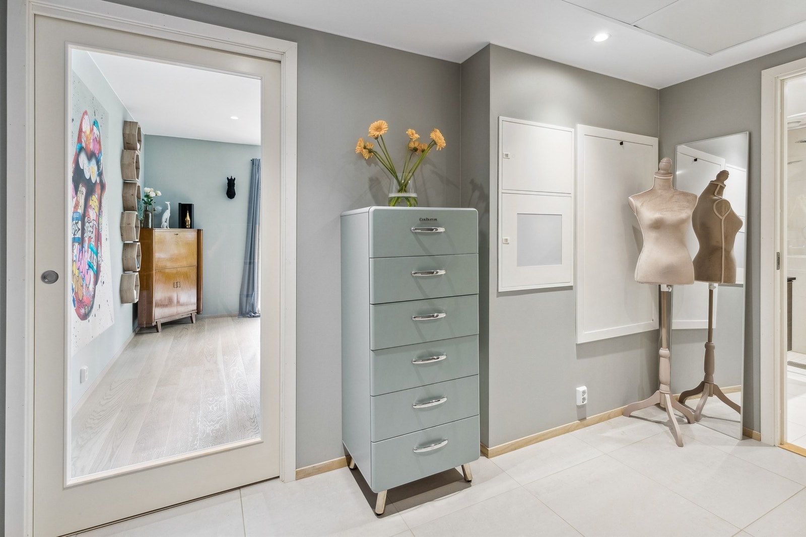 God plass til skuffer/skap og klesoppheng. Galleribilde