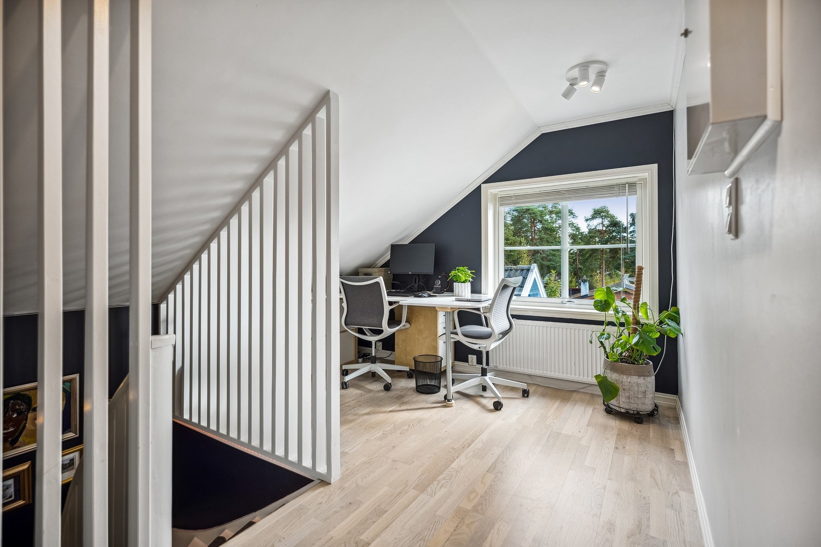 I gangen i 2. etasje er det god plass til et hjemmekontor, lesekrok eller lekehjørne Galleribilde