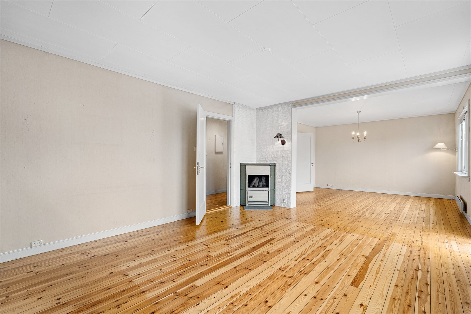 Stue og spisestue 1. etg Galleribilde