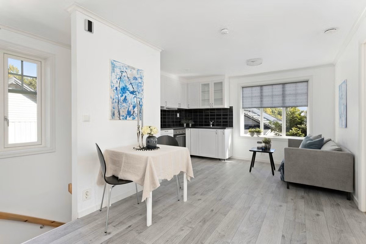 Stue/kjøkken 2.etasje i hybel/praktikantdel. Galleribilde