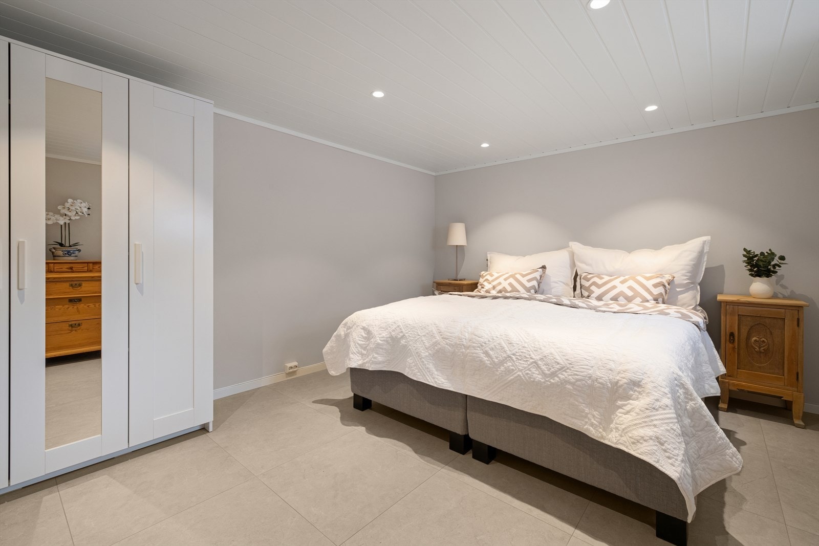 Soverom med god plass til garderobeløsning på soverommet. (Opprinnelig bod, ferdigattest bruksendring foreligger). Galleribilde