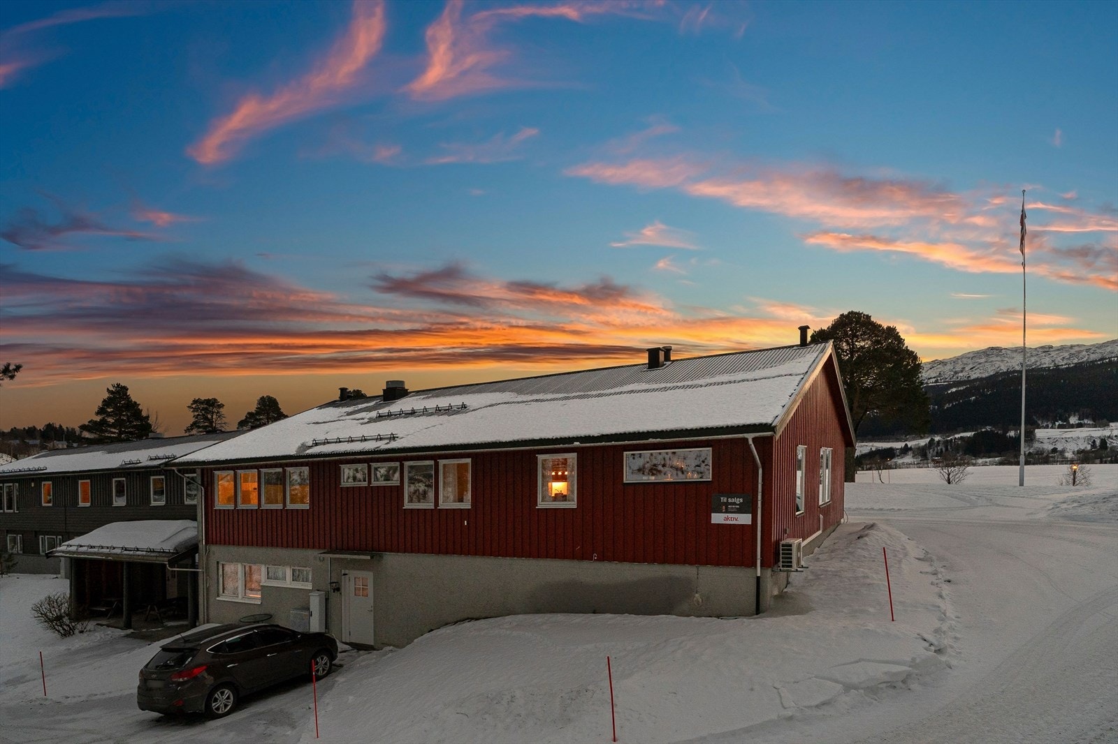 Aktiv Eiendomsmegling v/ Marius Kvalvik har gleden av å presentere Margretehaugen 2 - en romslig enebolig som ligger i rolige og landlige omgivelser. Foto: Grattis Foto v/ Vidar Alvik. Galleribilde