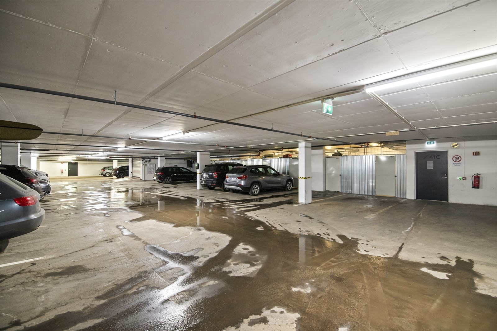 Egen fast parkeringsplass medfølger. Galleribilde